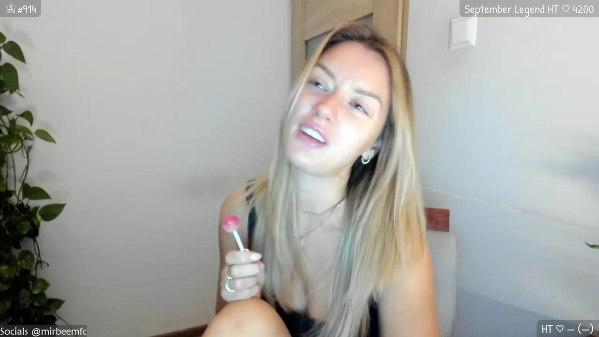 Gallery image thumbnail from MirBee's myfreecams stream on, 09/25/2023, 22:06 image 5 of 20