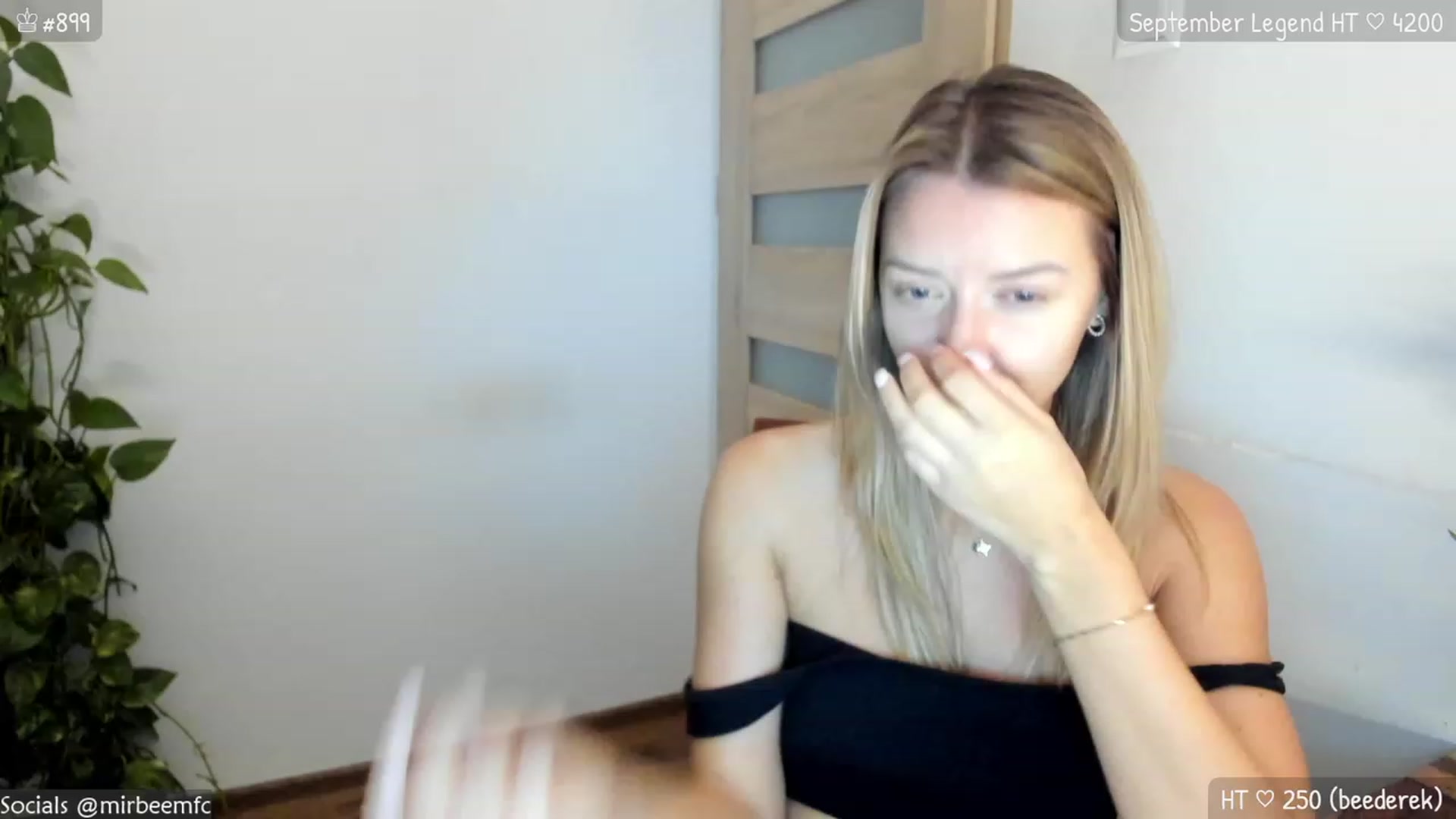Gallery image thumbnail from MirBee's myfreecams stream on, 09/25/2023, 23:31 image 4 of 20