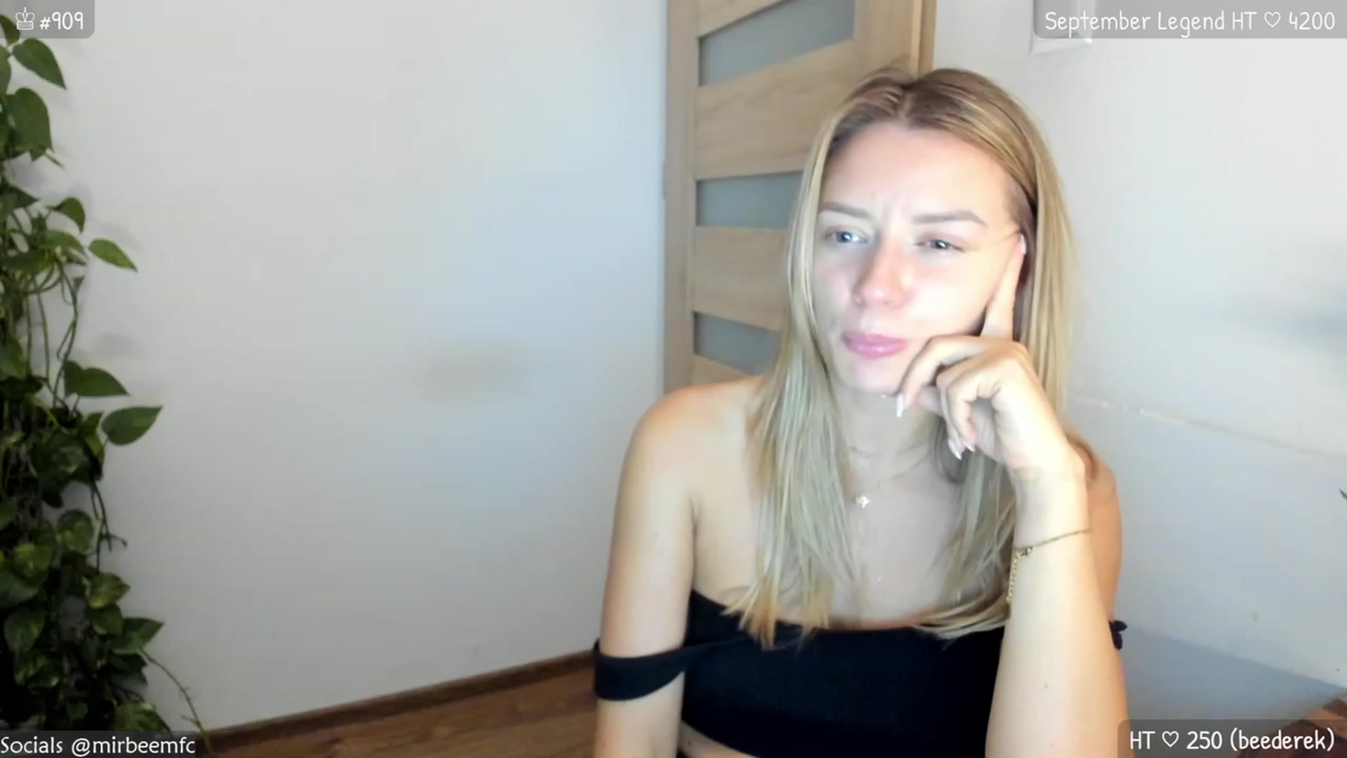 Gallery image thumbnail from MirBee's myfreecams stream on, 09/25/2023, 23:31 image 2 of 20