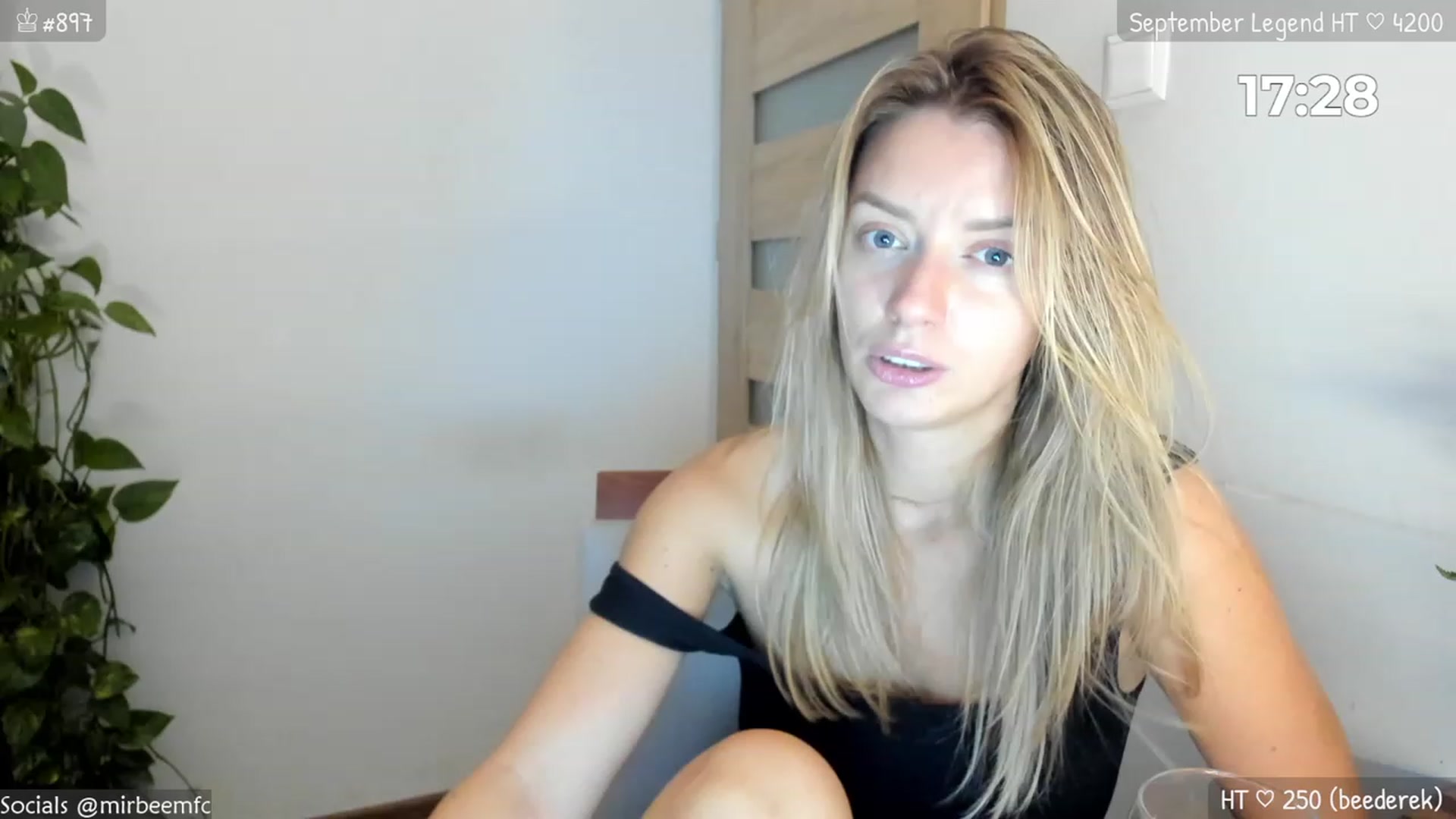 Gallery image thumbnail from MirBee's myfreecams stream on, 09/25/2023, 23:31 image 16 of 20