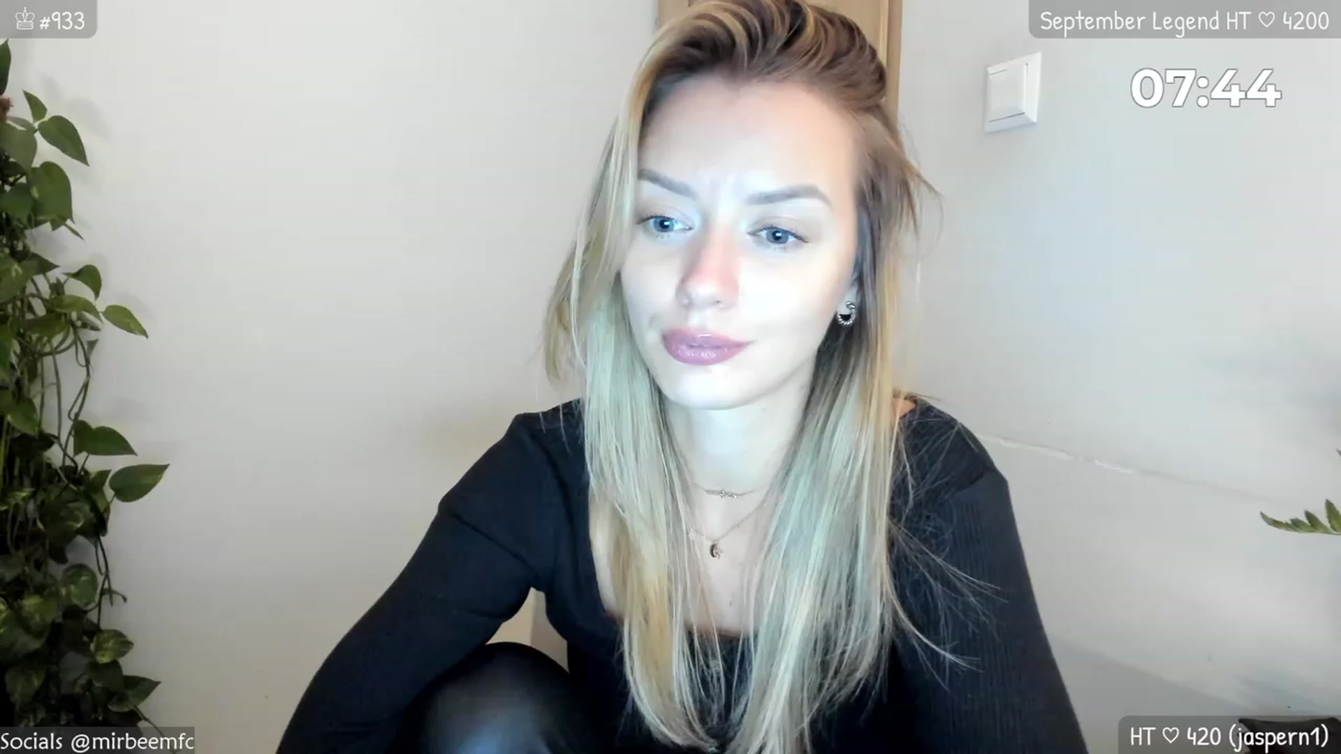 Gallery image thumbnail from MirBee's myfreecams stream on, 09/27/2023, 22:19 image 19 of 20
