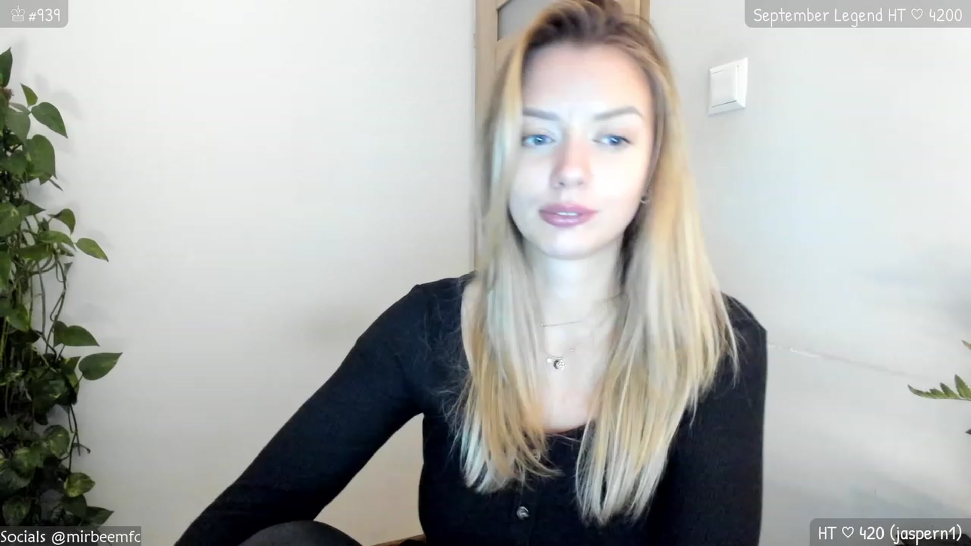 Gallery image thumbnail from MirBee's myfreecams stream on, 09/27/2023, 22:19 image 4 of 20