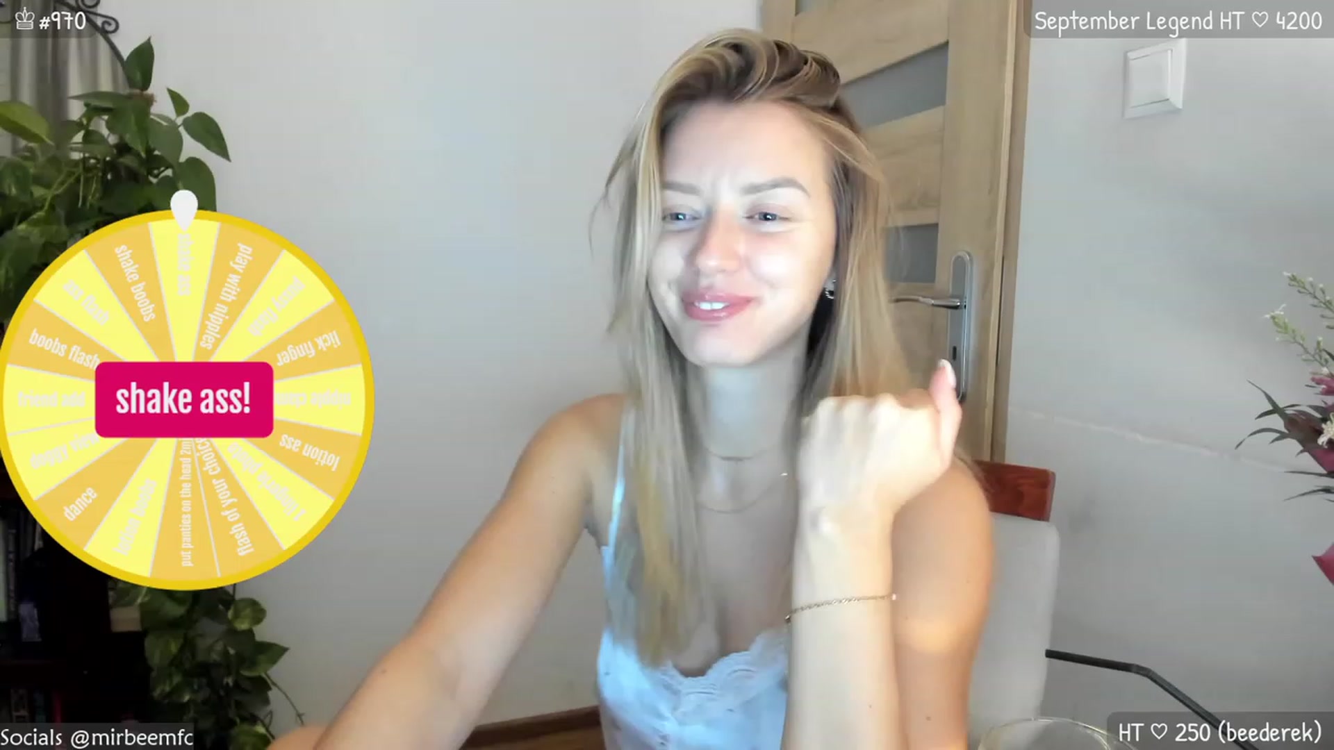 Gallery image thumbnail from MirBee's myfreecams stream on, 09/28/2023, 22:29 image 3 of 20