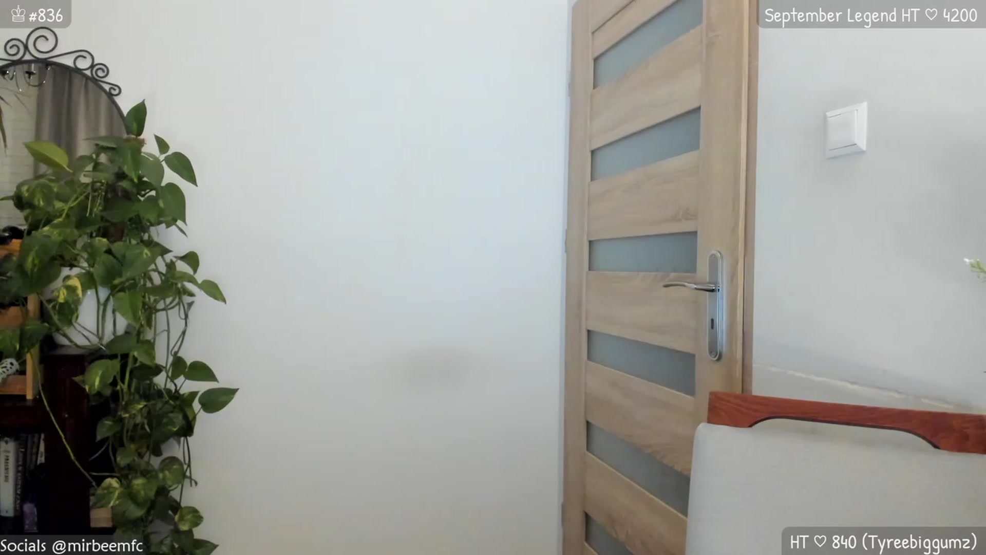 Gallery image thumbnail from MirBee's myfreecams stream on, 09/29/2023, 24:05 image 9 of 20