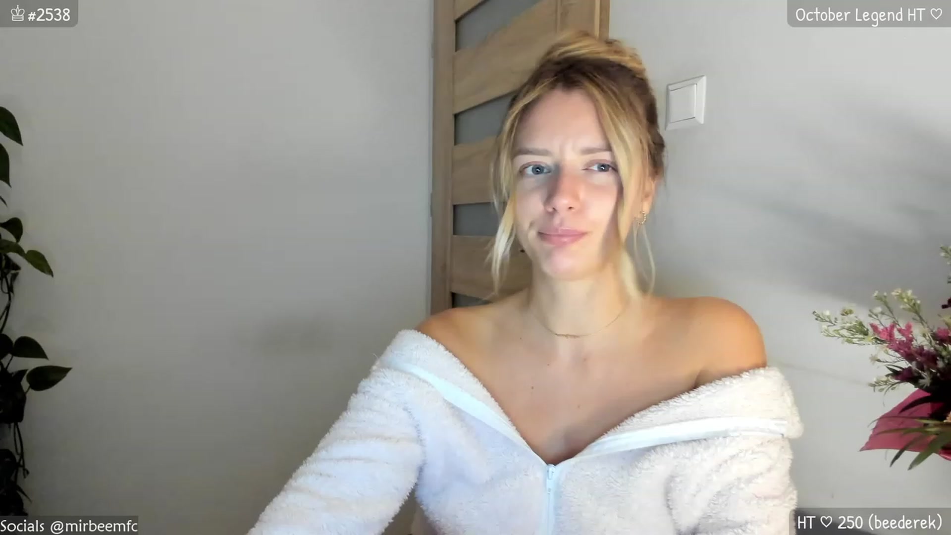 Gallery image thumbnail from MirBee's myfreecams stream on, 10/03/2023, 24:51 image 5 of 20
