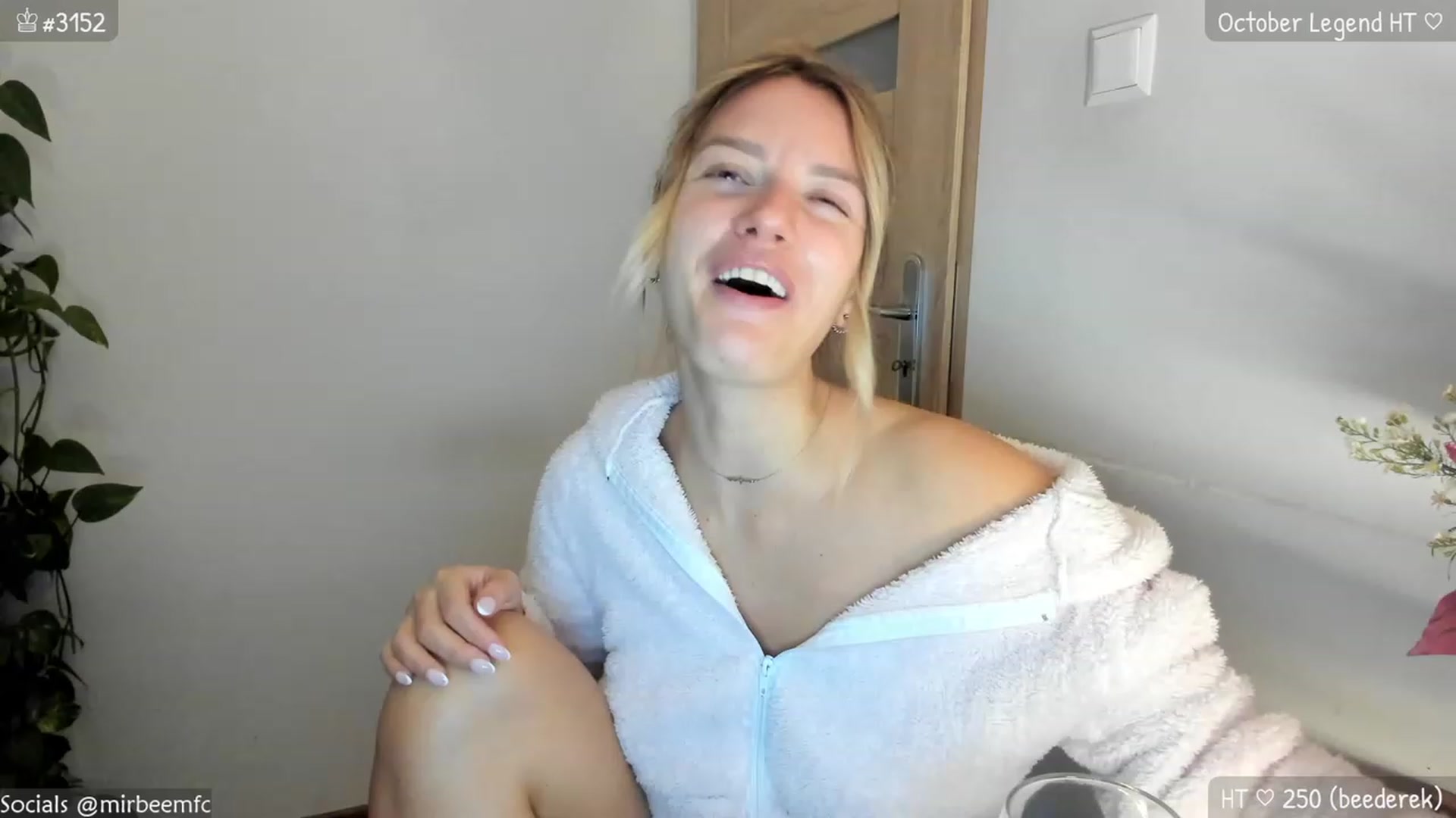 Gallery image thumbnail from MirBee's myfreecams stream on, 10/03/2023, 24:51 image 1 of 20