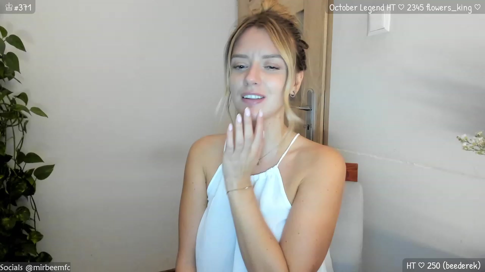 Gallery image thumbnail from MirBee's myfreecams stream on, 10/03/2023, 21:32 image 16 of 20