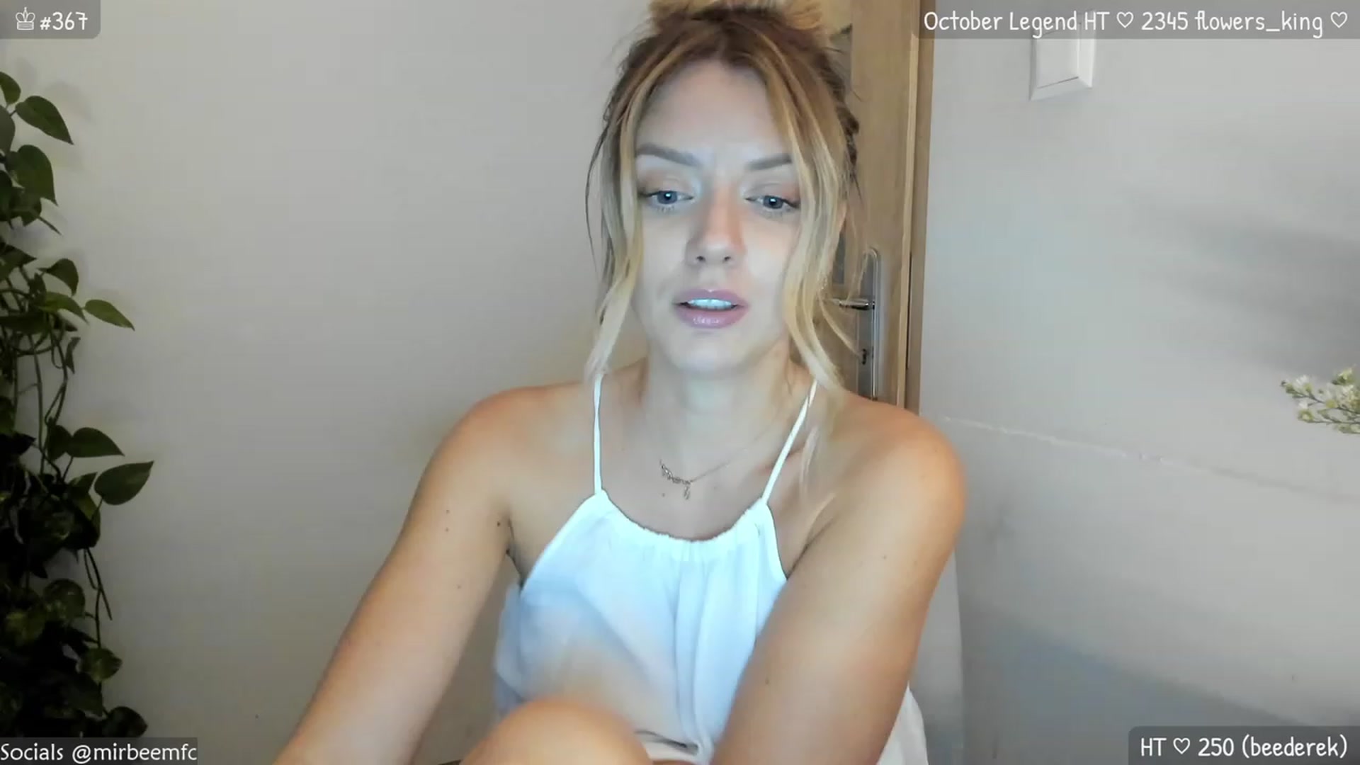 Gallery image thumbnail from MirBee's myfreecams stream on, 10/03/2023, 21:32 image 2 of 20