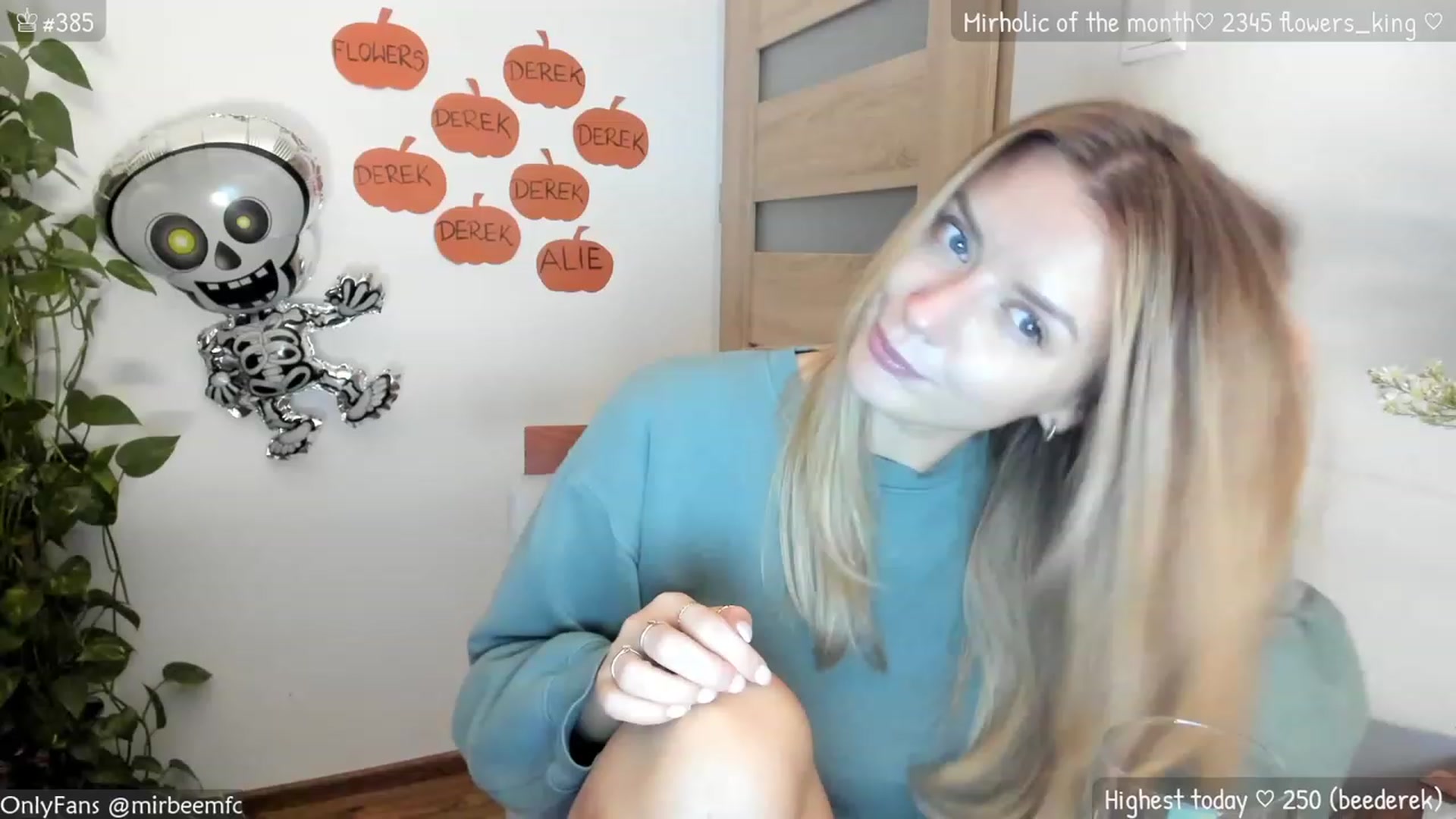 Gallery image thumbnail from MirBee's myfreecams stream on, 10/05/2023, 22:04 image 14 of 20