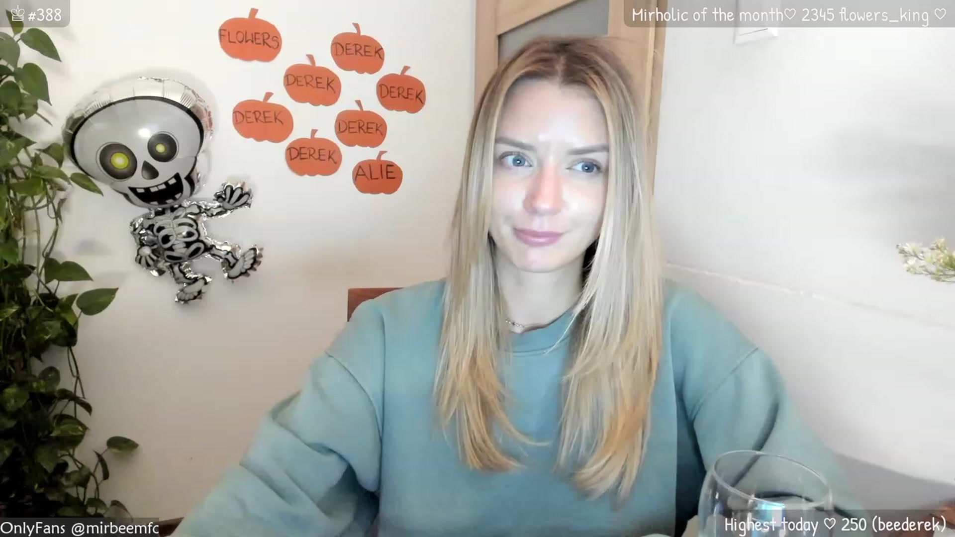 Gallery image thumbnail from MirBee's myfreecams stream on, 10/05/2023, 22:04 image 17 of 20