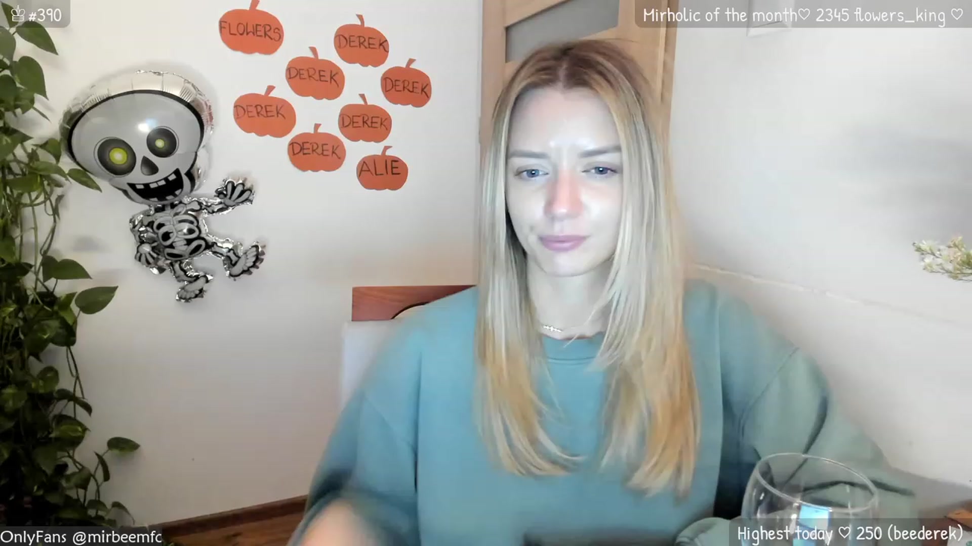 Gallery image thumbnail from MirBee's myfreecams stream on, 10/05/2023, 22:04 image 18 of 20