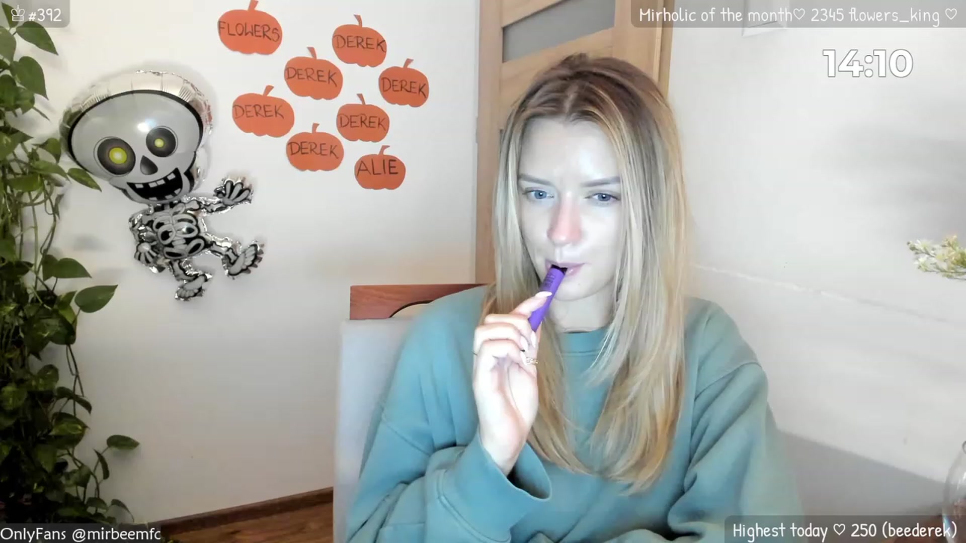 Gallery image thumbnail from MirBee's myfreecams stream on, 10/05/2023, 22:30 image 2 of 20