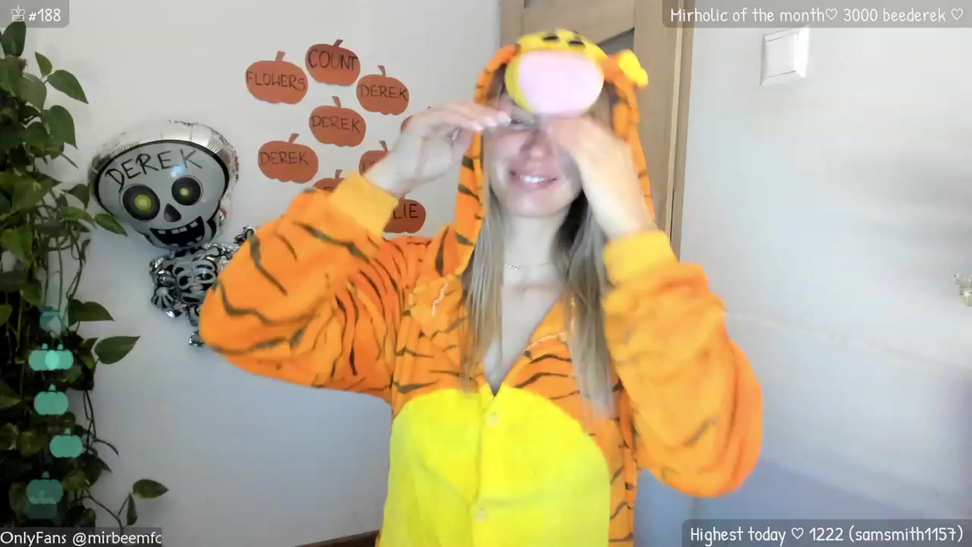 Gallery image thumbnail from MirBee's myfreecams stream on, 10/09/2023, 21:37 image 18 of 20