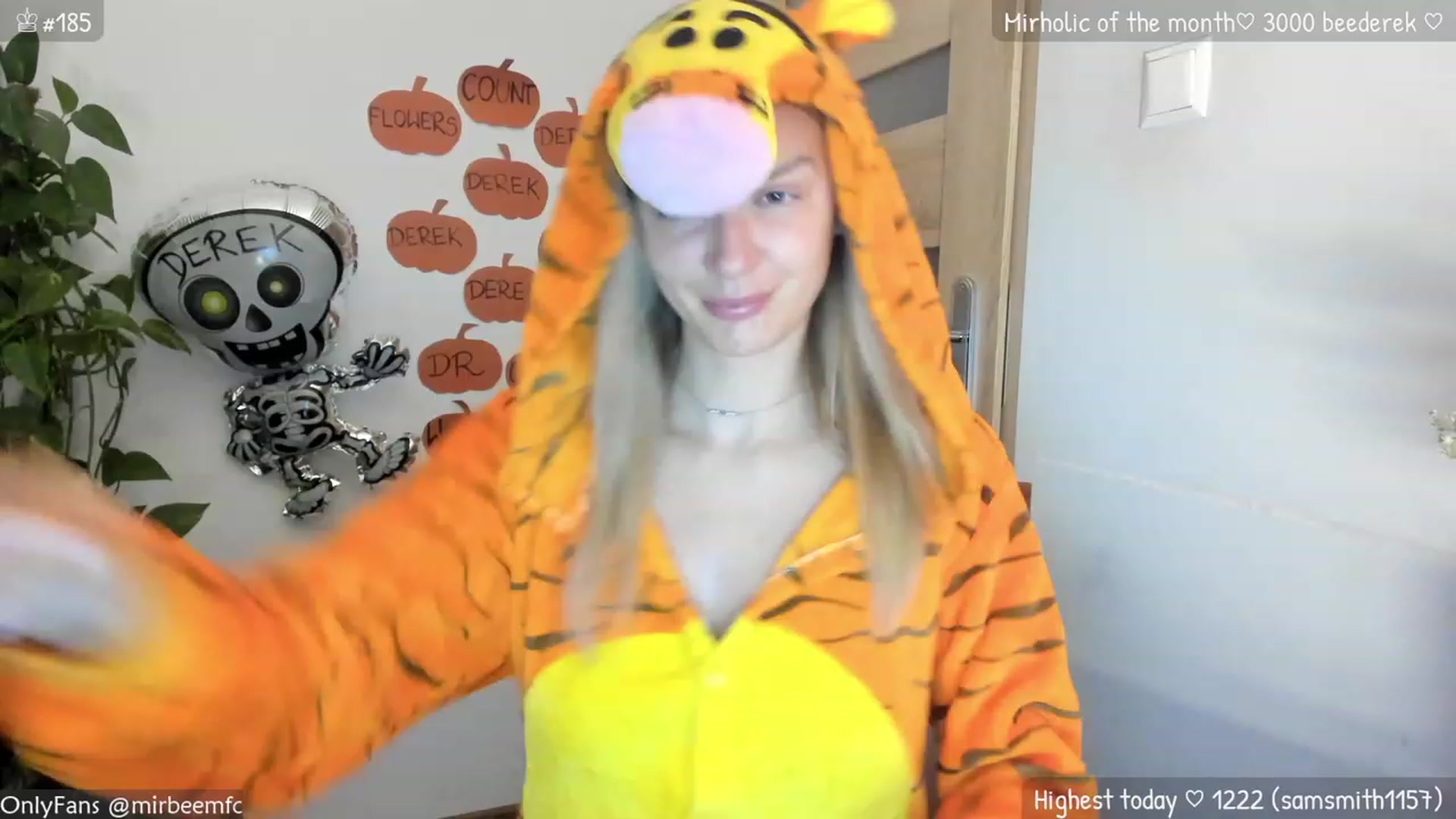 Gallery image thumbnail from MirBee's myfreecams stream on, 10/09/2023, 21:37 image 19 of 20