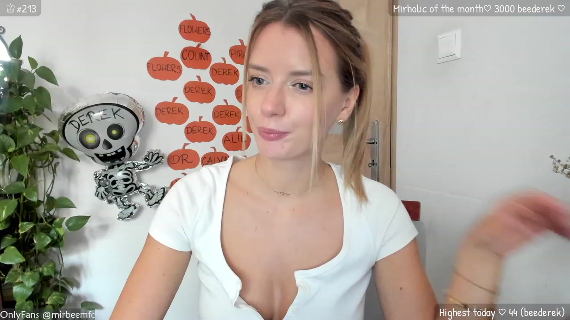 Gallery image thumbnail from MirBee's myfreecams stream on, 10/11/2023, 14:21 image 7 of 20