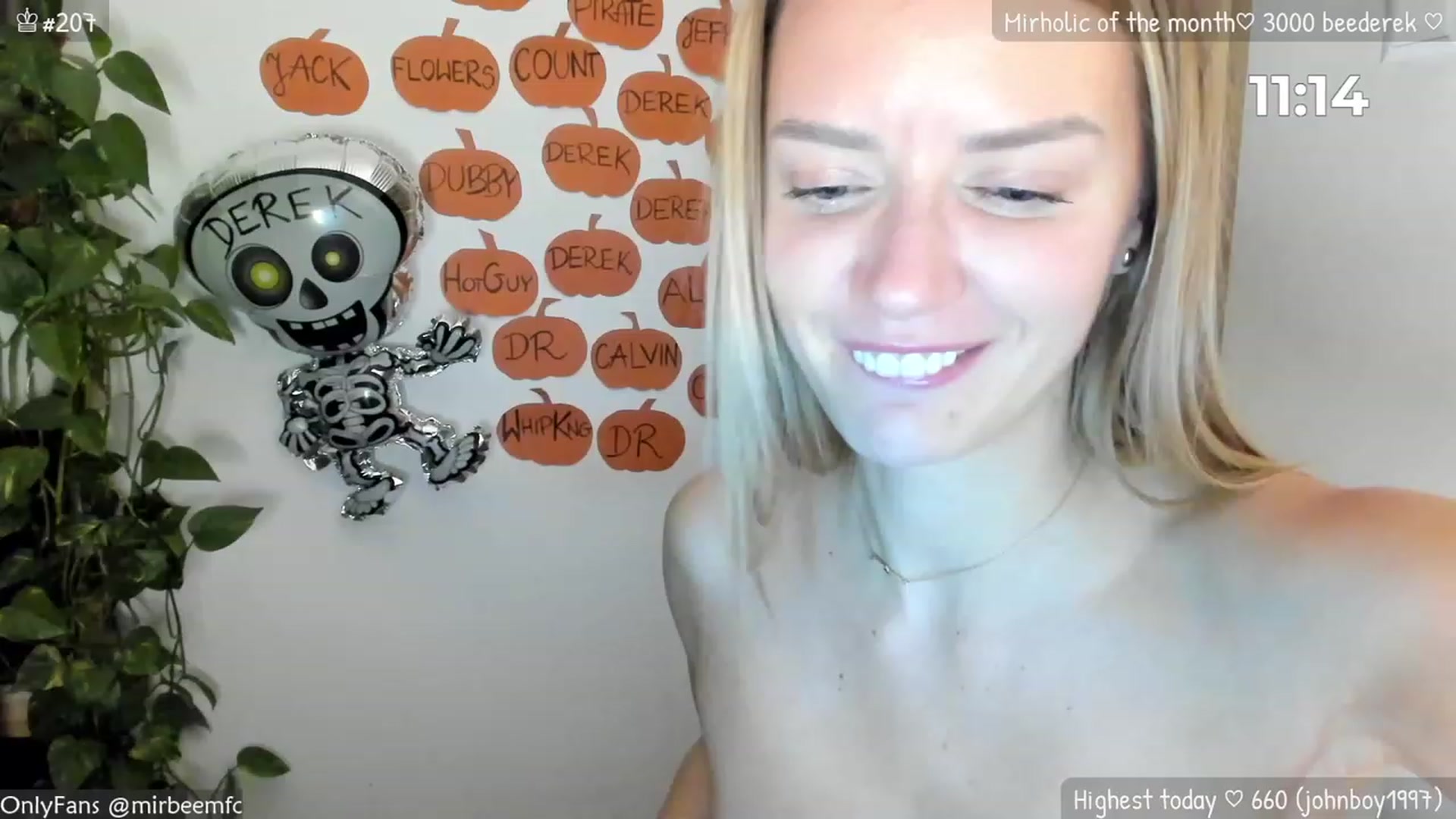 Gallery image thumbnail from MirBee's myfreecams stream on, 10/13/2023, 24:02 image 5 of 20