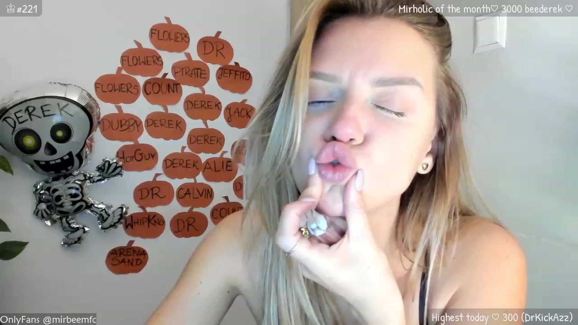 Gallery image thumbnail from MirBee's myfreecams stream on, 10/14/2023, 24:07 image 20 of 20
