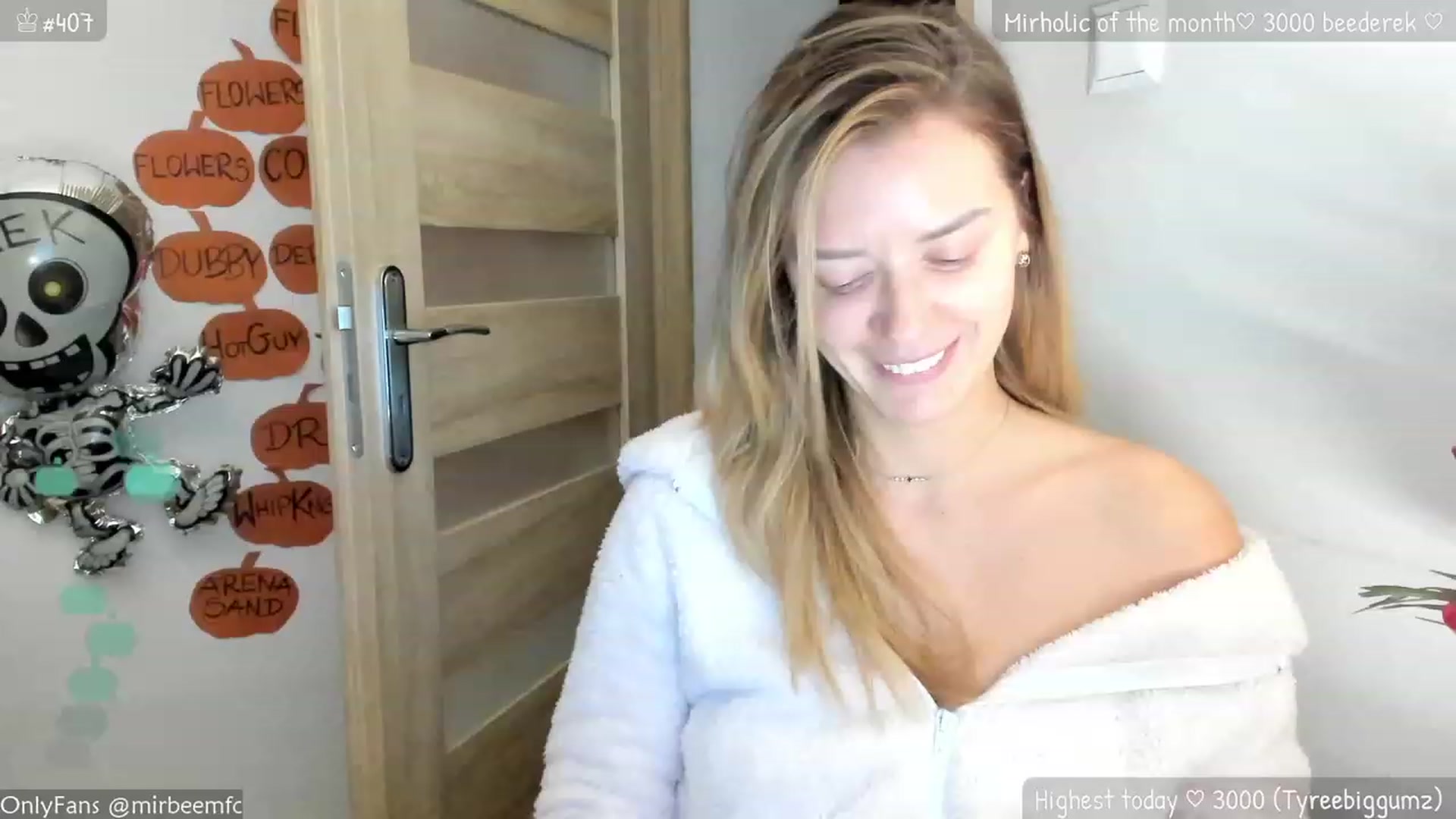 Gallery image thumbnail from MirBee's myfreecams stream on, 10/21/2023, 24:04 image 17 of 20
