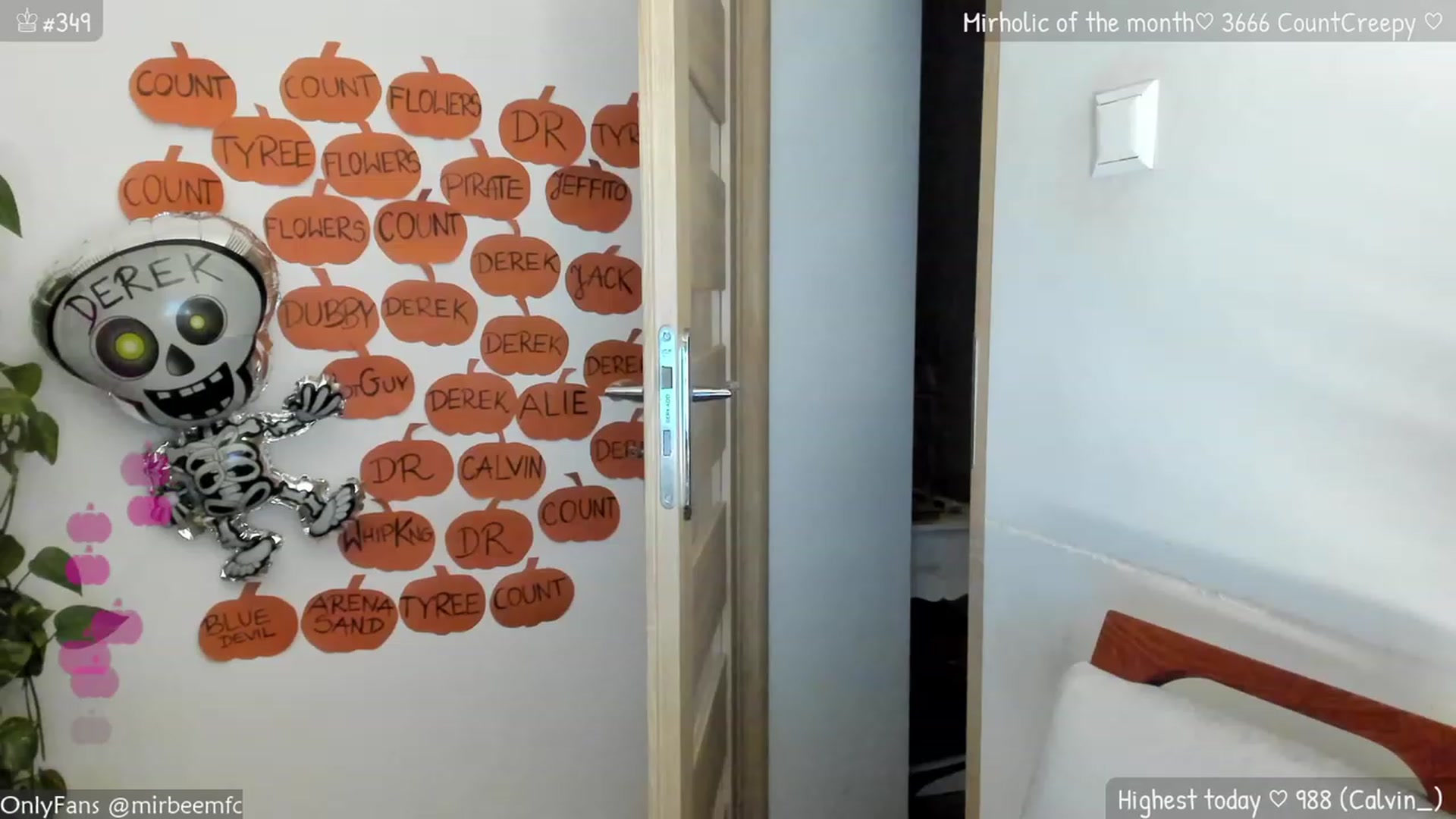 Gallery image thumbnail from MirBee's myfreecams stream on, 10/21/2023, 22:06 image 18 of 20
