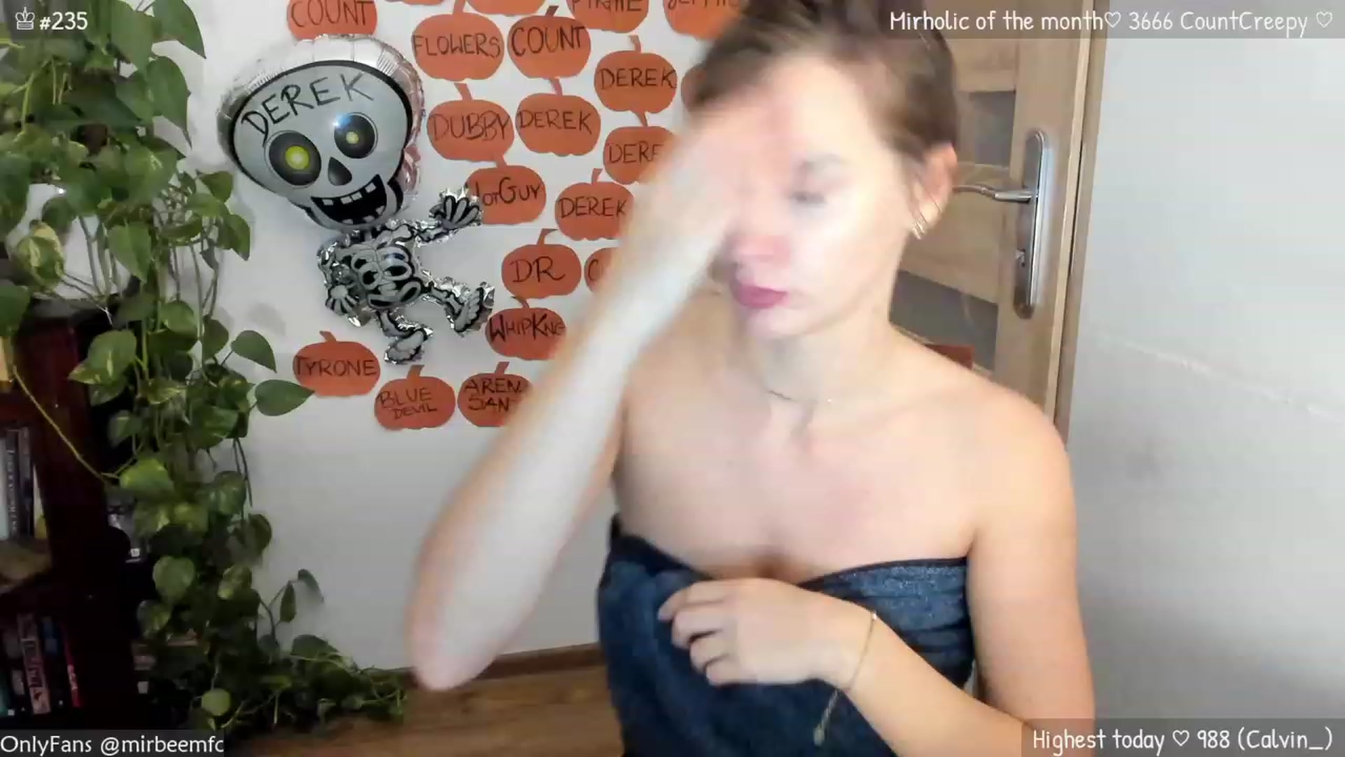 Gallery image thumbnail from MirBee's myfreecams stream on, 10/22/2023, 03:04 image 4 of 20