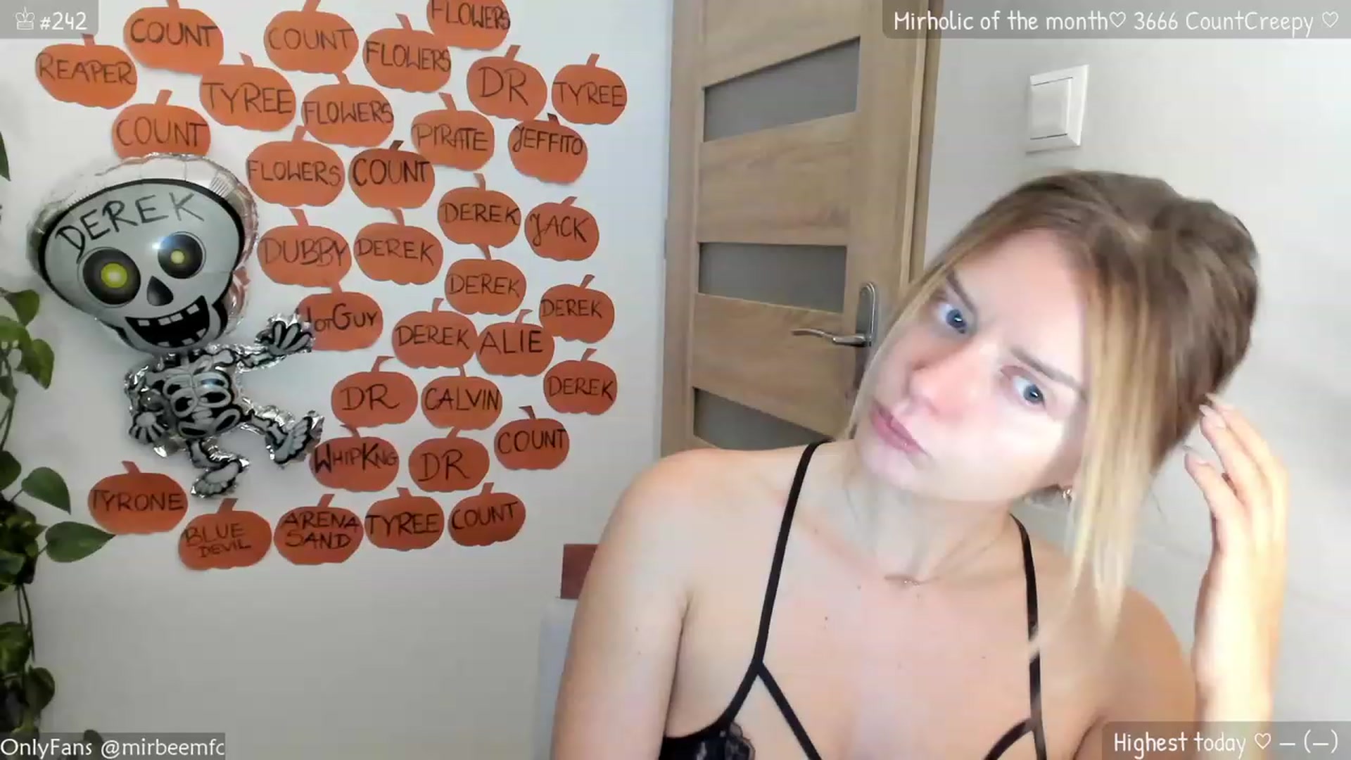 Gallery image thumbnail from MirBee's myfreecams stream on, 10/22/2023, 21:20 image 7 of 20