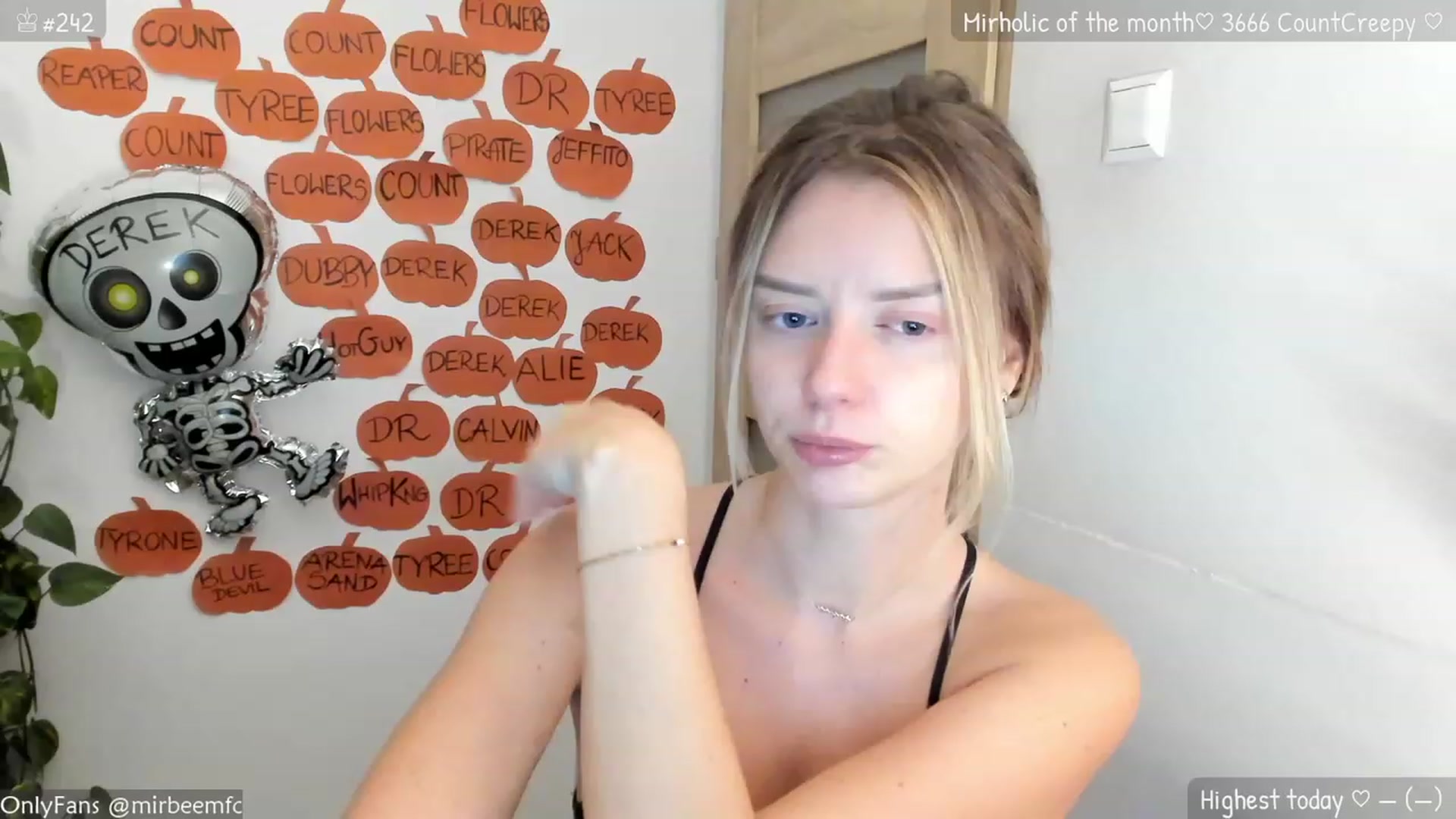 Gallery image thumbnail from MirBee's myfreecams stream on, 10/22/2023, 21:20 image 4 of 20