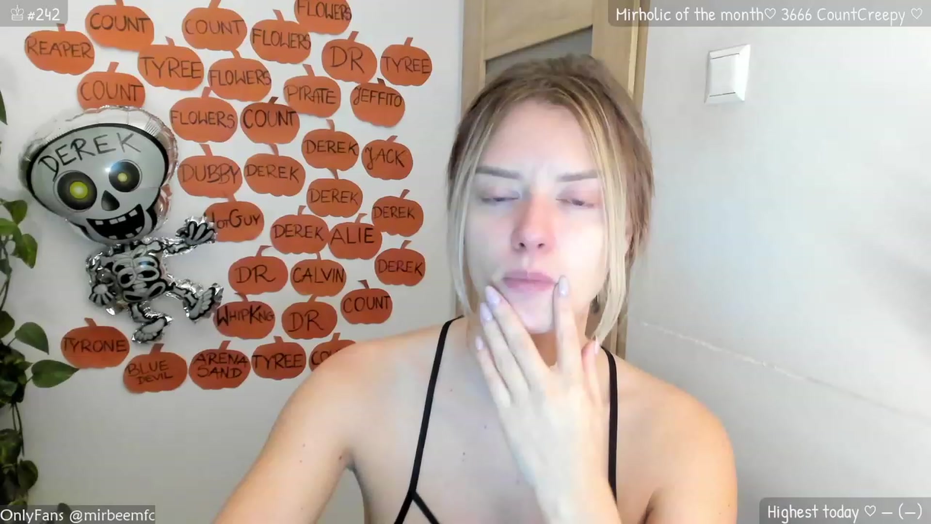 Gallery image thumbnail from MirBee's myfreecams stream on, 10/22/2023, 21:20 image 5 of 20