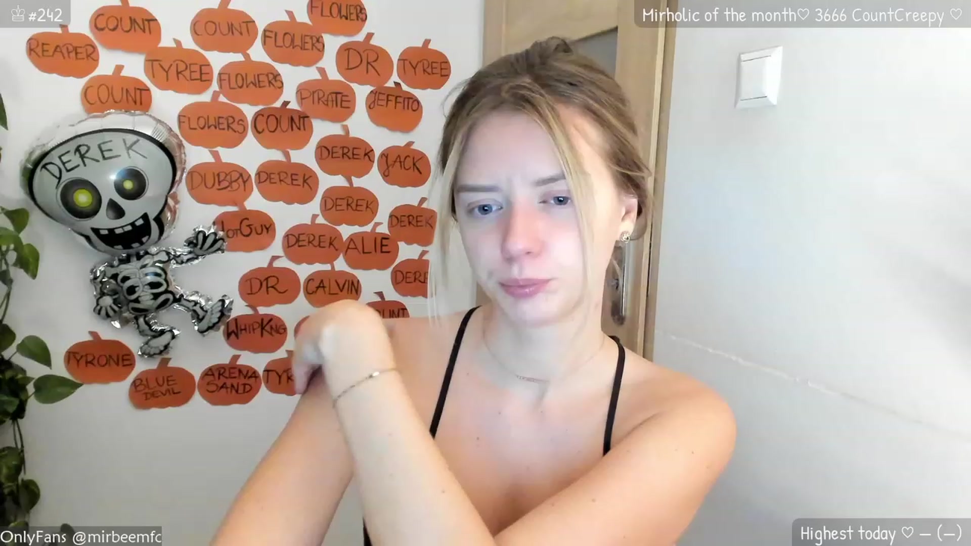 Gallery image thumbnail from MirBee's myfreecams stream on, 10/22/2023, 21:20 image 1 of 20