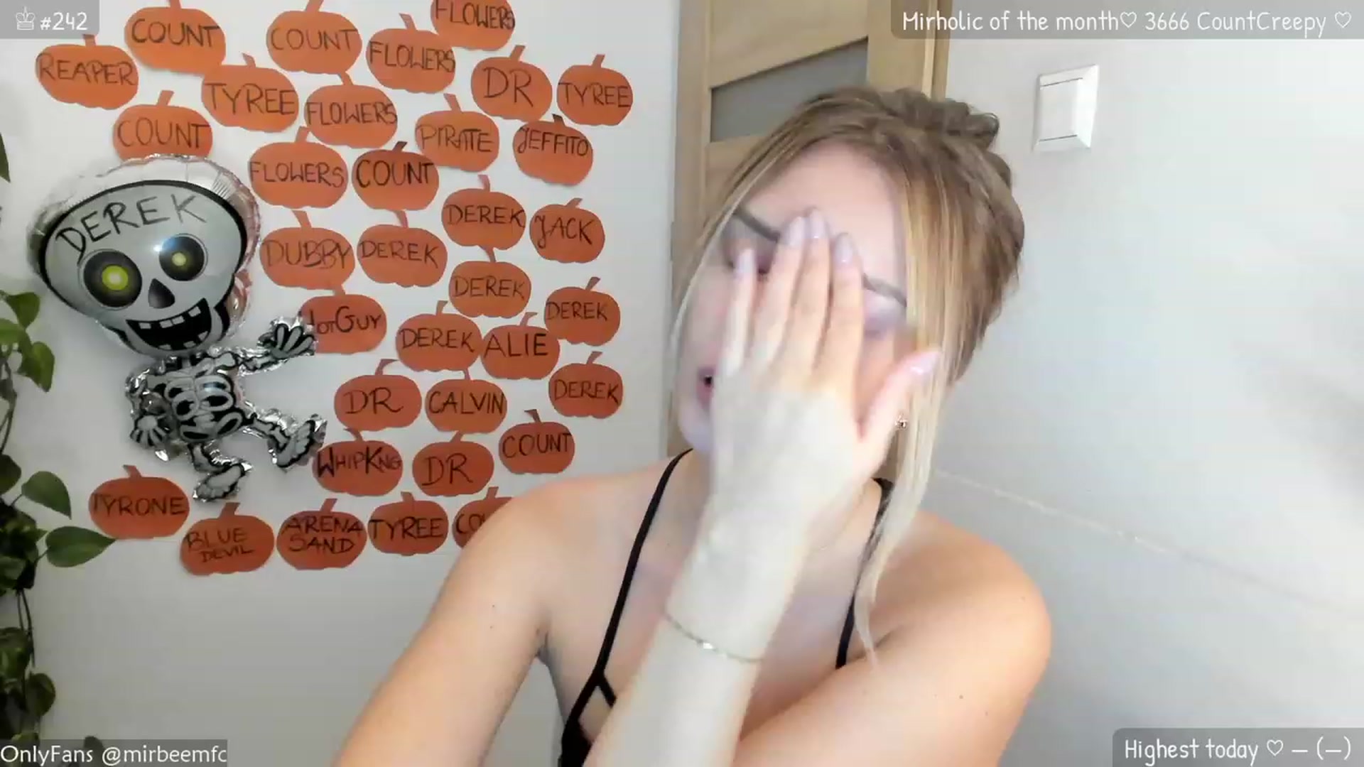Gallery image thumbnail from MirBee's myfreecams stream on, 10/22/2023, 21:20 image 9 of 20