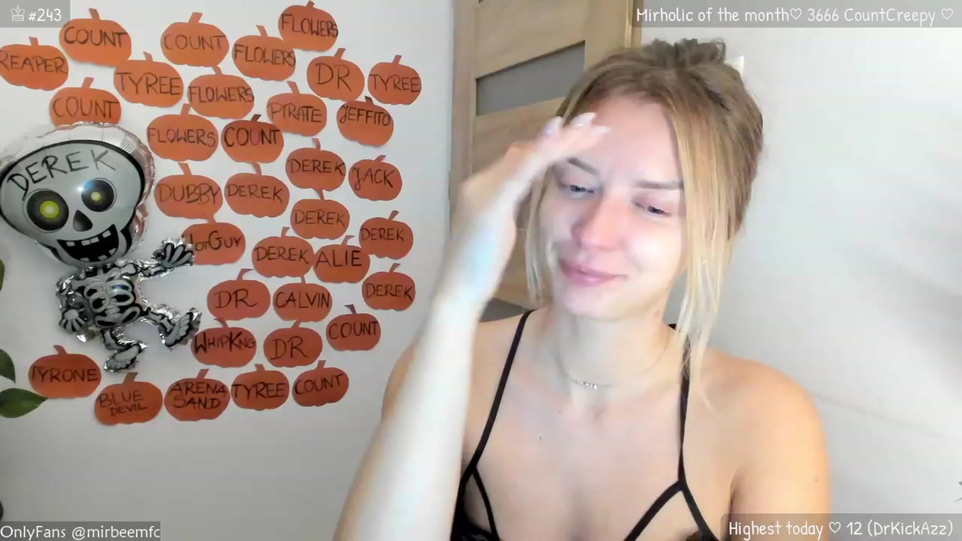 Gallery image thumbnail from MirBee's myfreecams stream on, 10/22/2023, 21:46 image 3 of 20