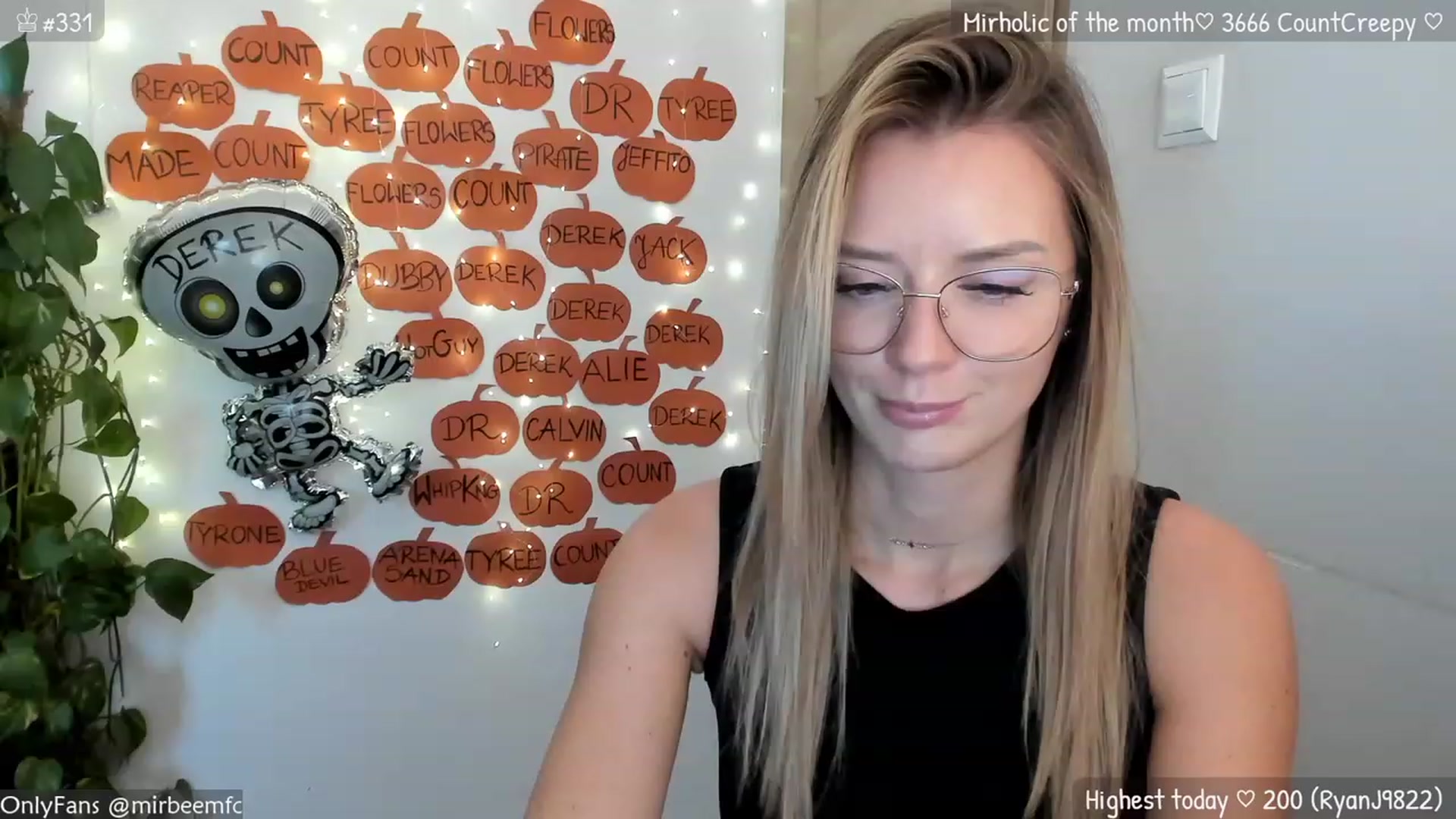 Gallery image thumbnail from MirBee's myfreecams stream on, 10/27/2023, 14:06 image 16 of 20