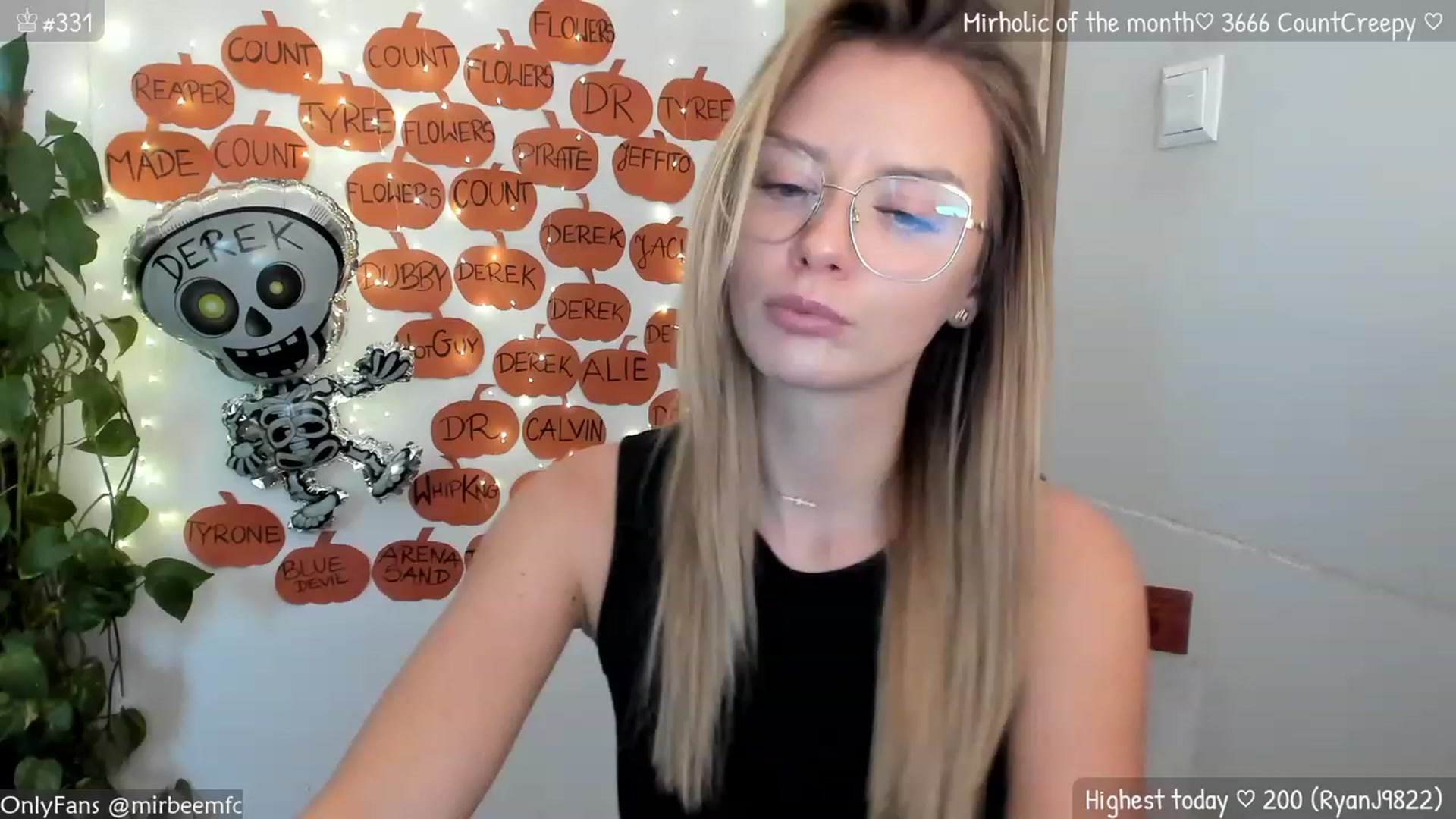Gallery image thumbnail from MirBee's myfreecams stream on, 10/27/2023, 14:06 image 17 of 20