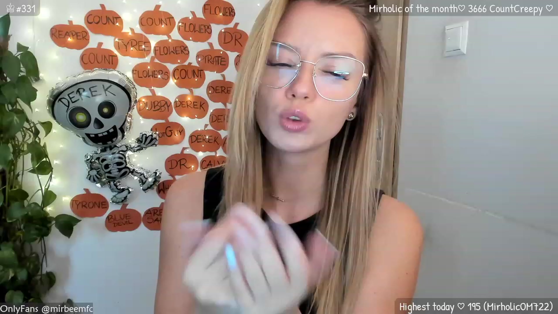 Gallery image thumbnail from MirBee's myfreecams stream on, 10/27/2023, 14:06 image 6 of 20