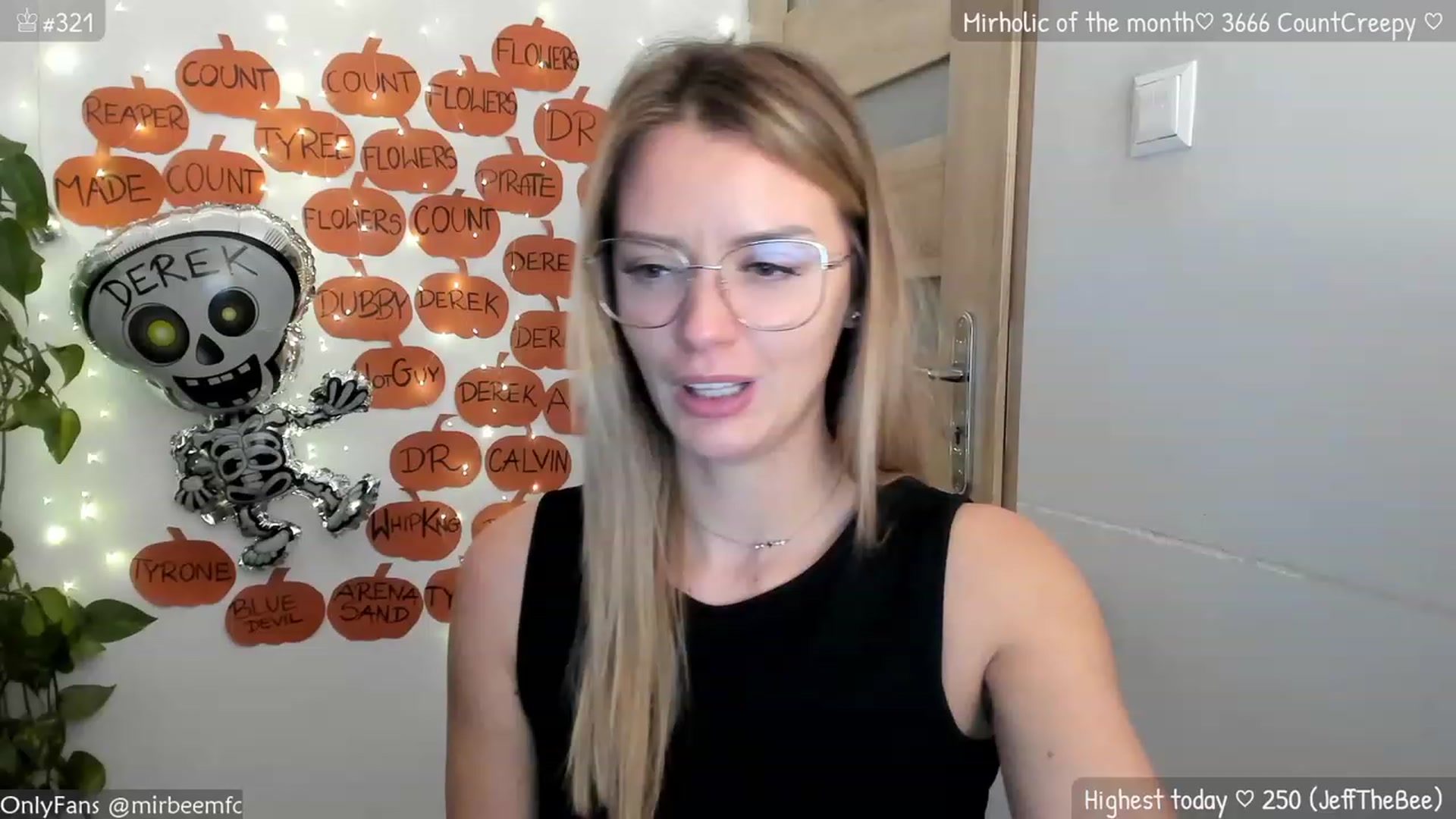Gallery image thumbnail from MirBee's myfreecams stream on, 10/28/2023, 24:06 image 6 of 20