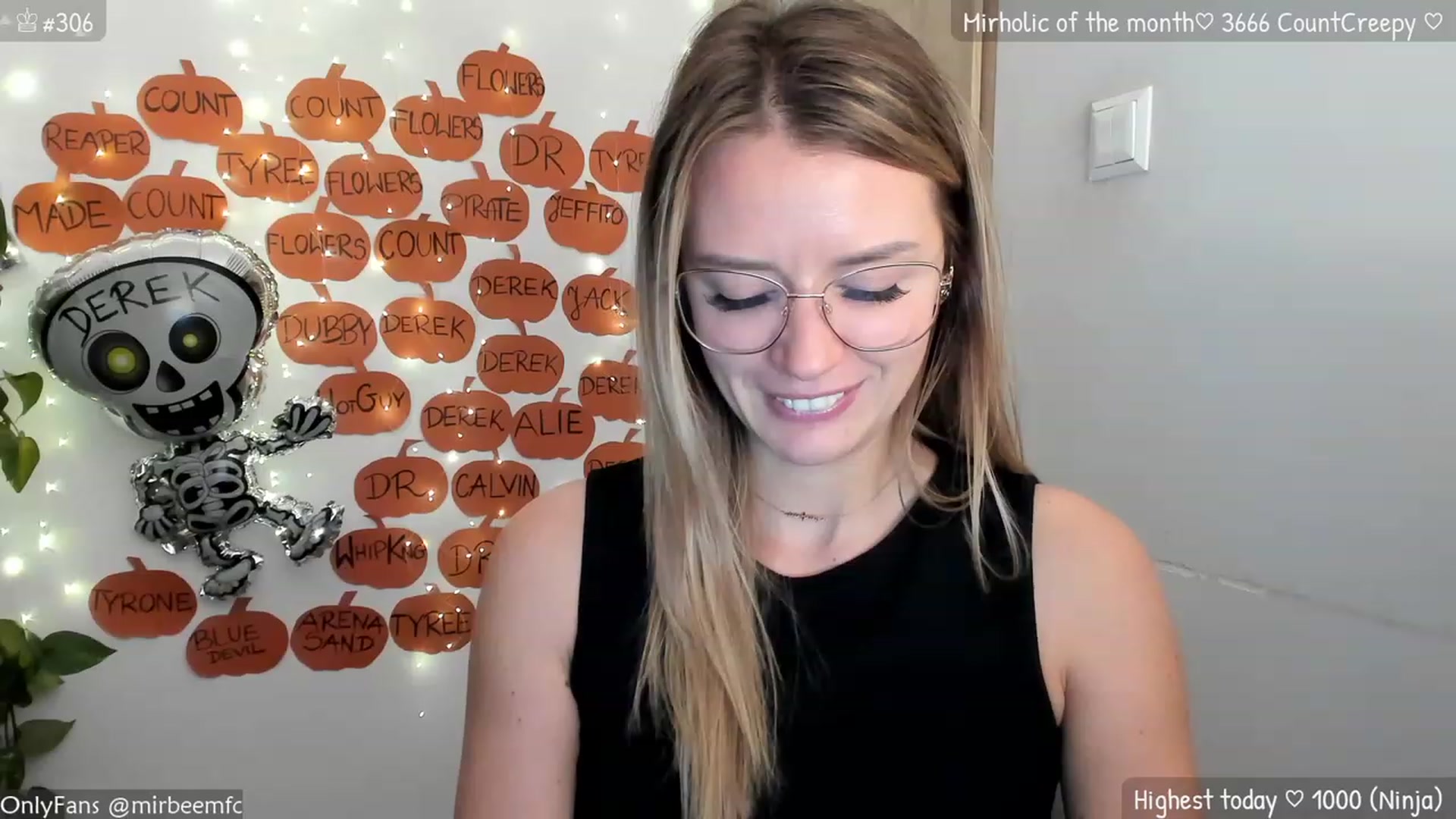 Gallery image thumbnail from MirBee's myfreecams stream on, 10/28/2023, 24:06 image 12 of 20