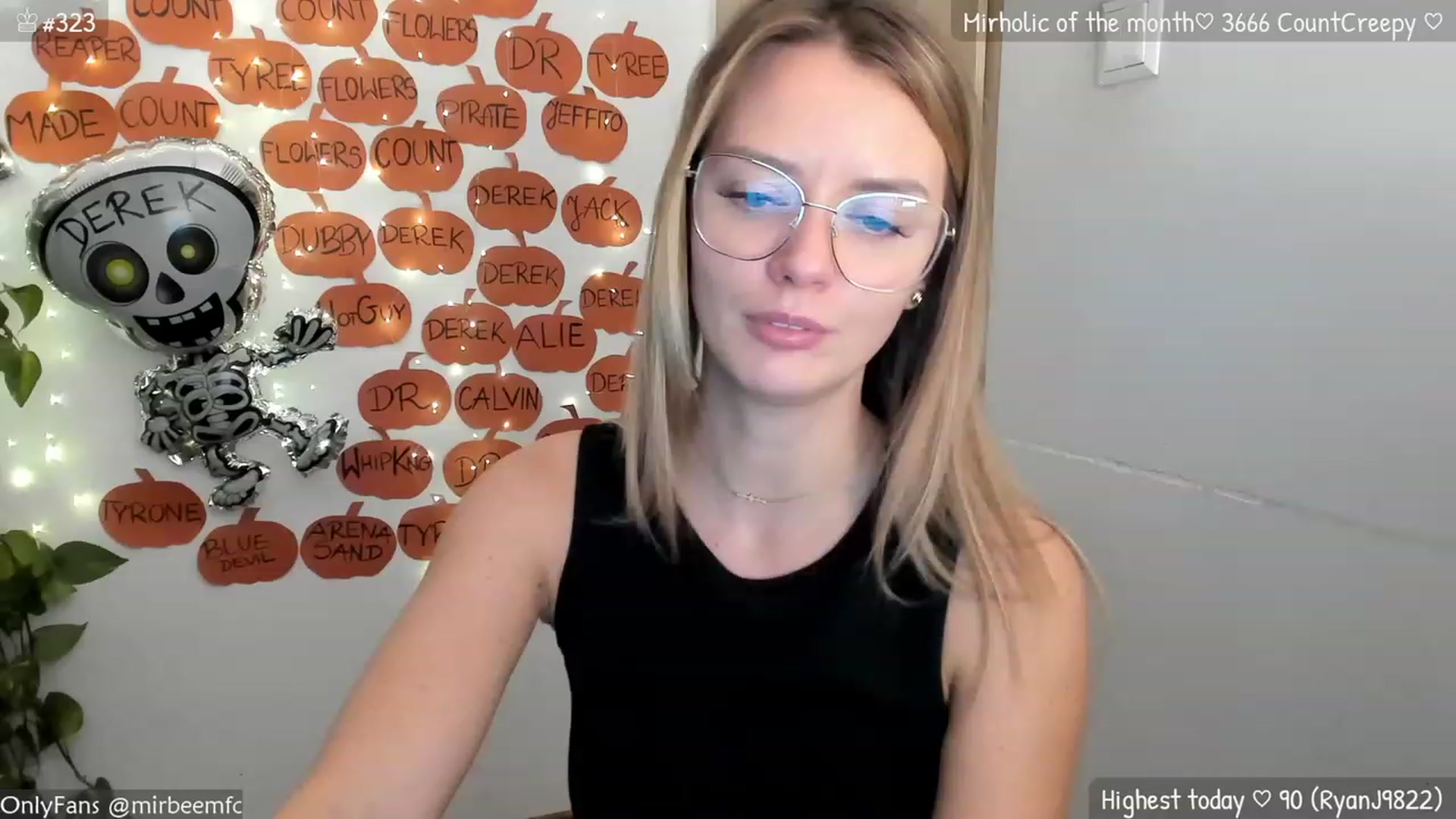 Gallery image thumbnail from MirBee's myfreecams stream on, 10/28/2023, 24:06 image 3 of 20