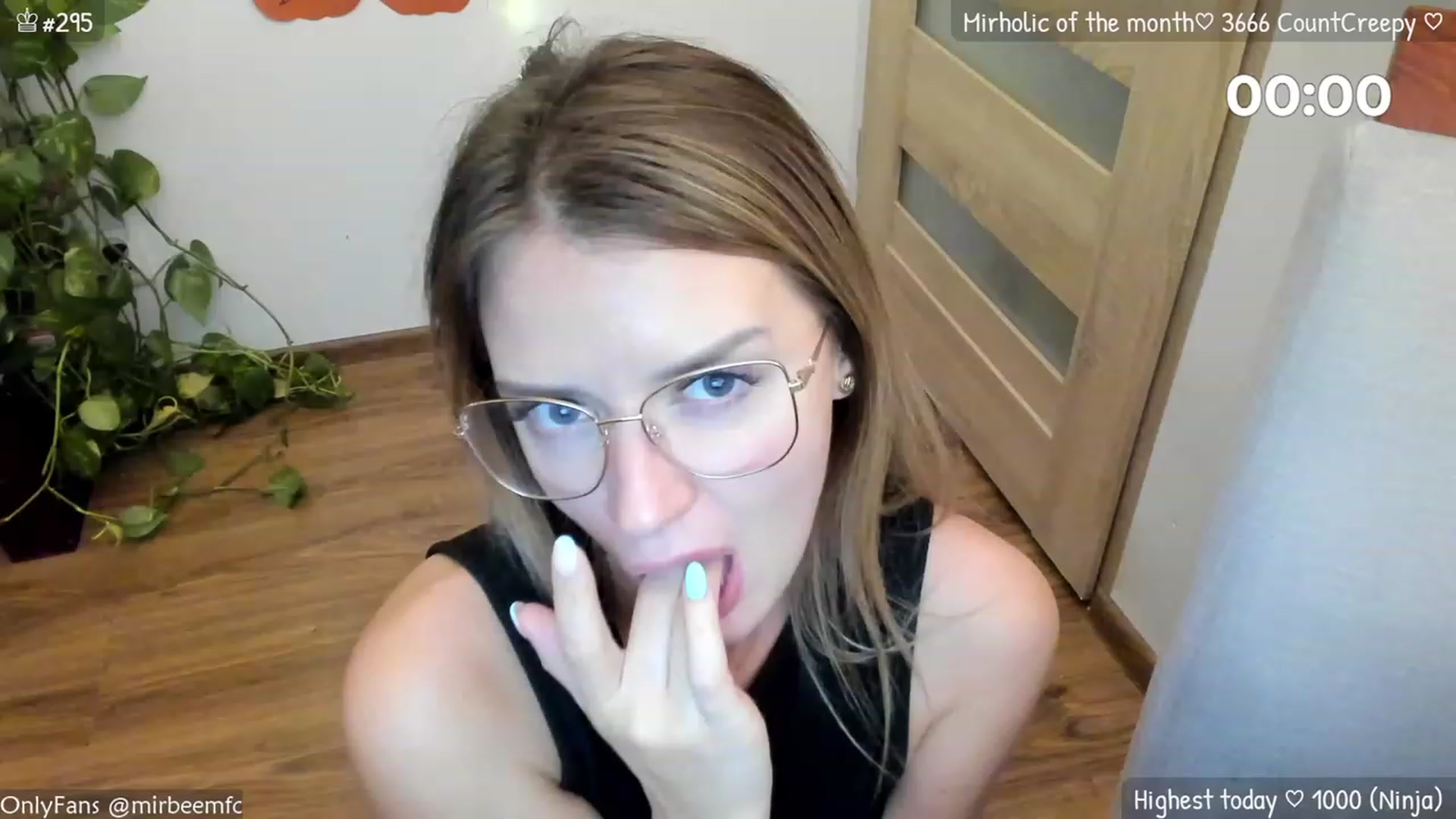 Gallery image thumbnail from MirBee's myfreecams stream on, 10/28/2023, 24:46 image 18 of 20