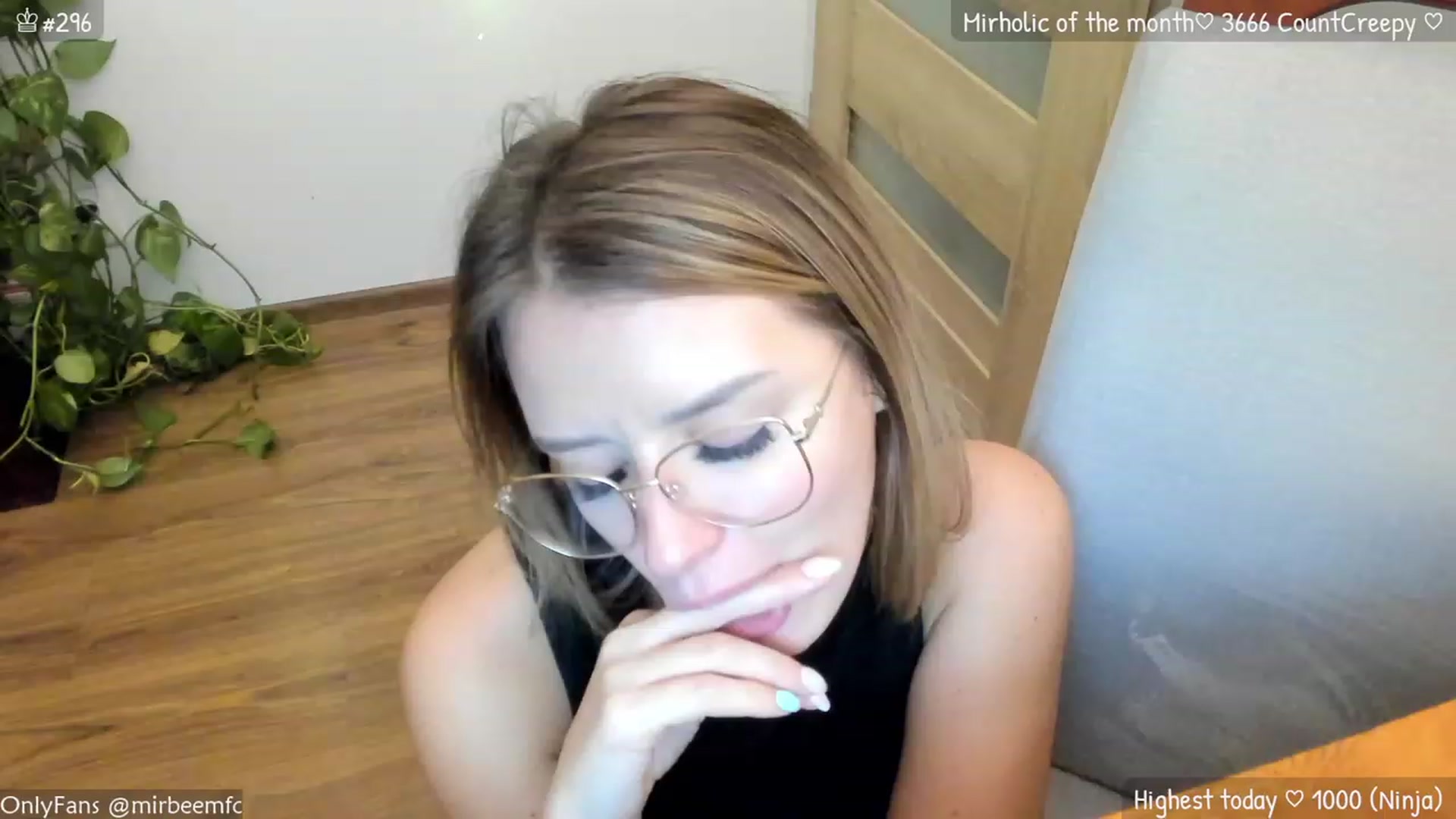 Gallery image thumbnail from MirBee's myfreecams stream on, 10/28/2023, 24:46 image 15 of 20