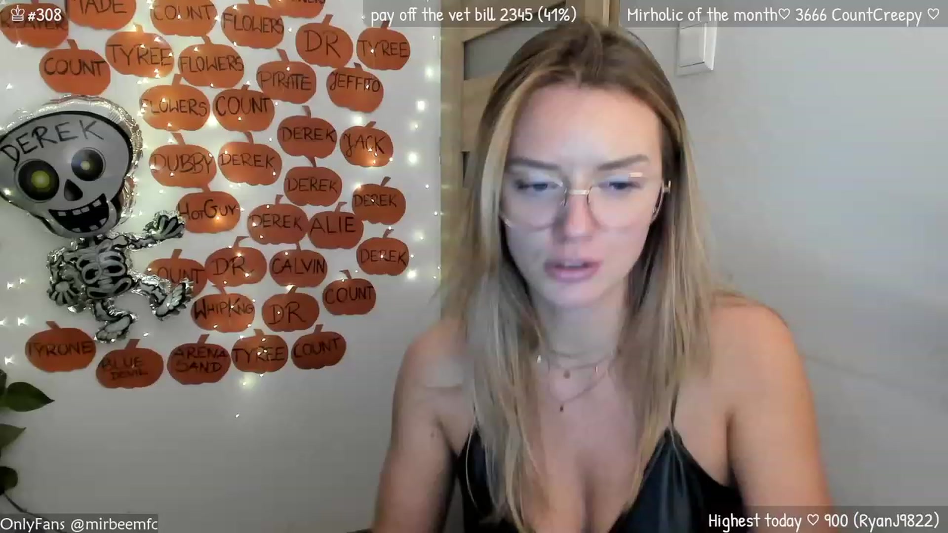 Gallery image thumbnail from MirBee's myfreecams stream on, 10/29/2023, 24:07 image 11 of 20