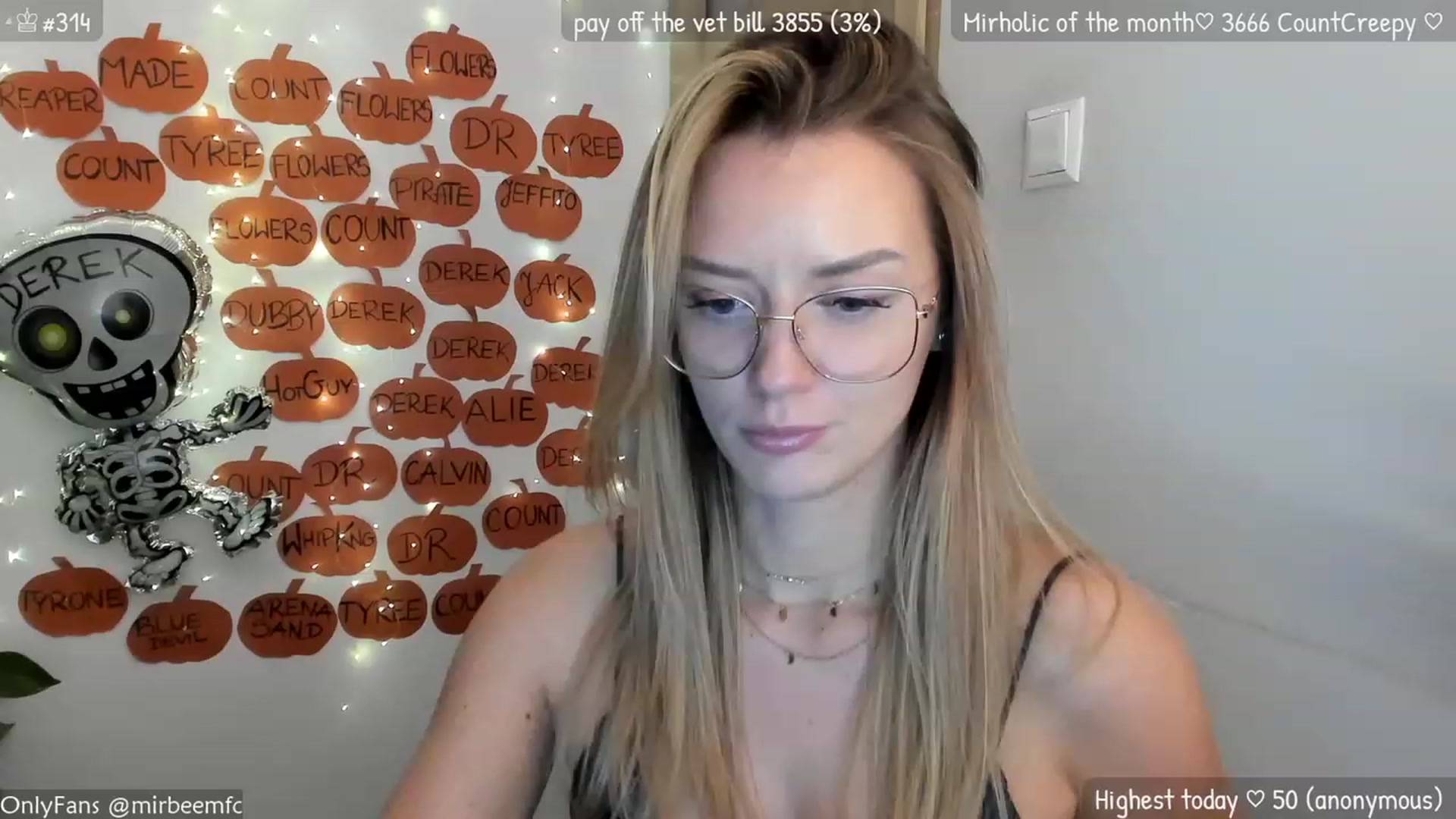 Gallery image thumbnail from MirBee's myfreecams stream on, 10/29/2023, 24:07 image 4 of 20