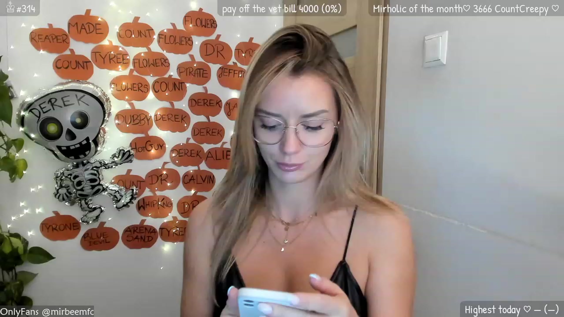 Gallery image thumbnail from MirBee's myfreecams stream on, 10/29/2023, 24:07 image 1 of 20