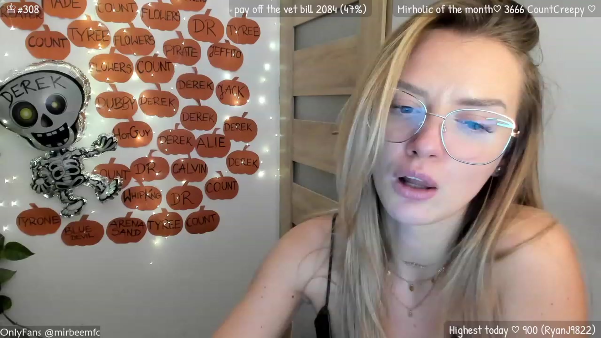 Gallery image thumbnail from MirBee's myfreecams stream on, 10/29/2023, 24:07 image 16 of 20