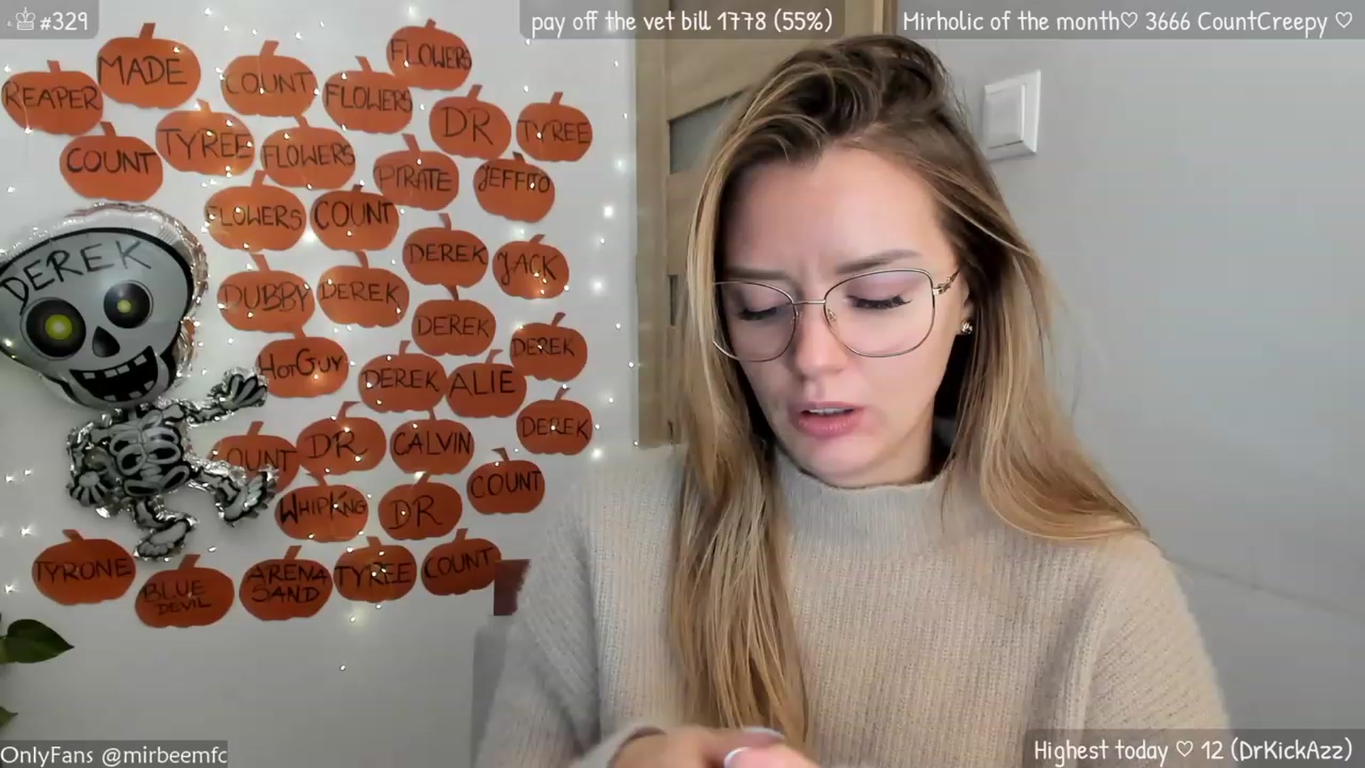 Gallery image thumbnail from MirBee's myfreecams stream on, 10/30/2023, 24:04 image 6 of 20