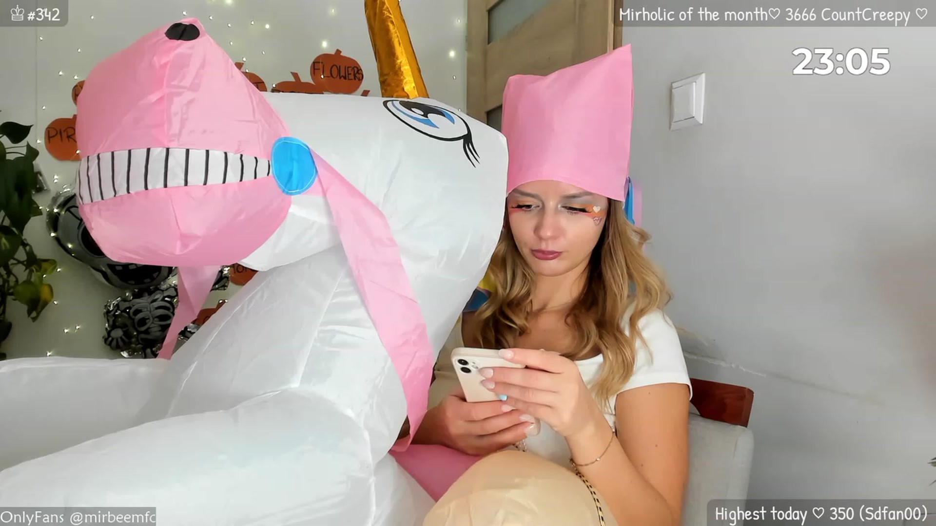Gallery image thumbnail from MirBee's myfreecams stream on, 11/01/2023, 24:35 image 18 of 20