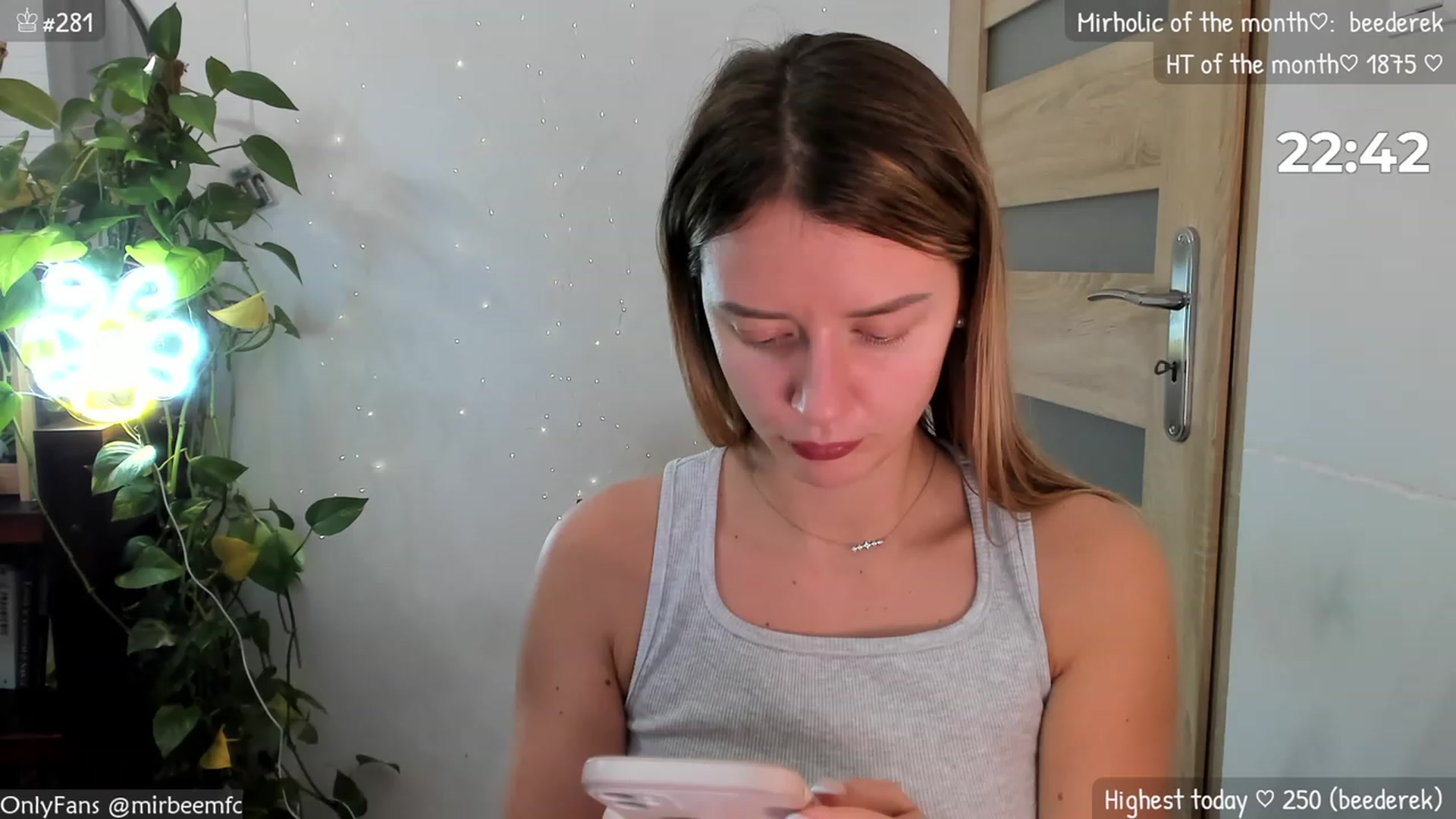 Gallery image thumbnail from MirBee's myfreecams stream on, 11/08/2023, 24:27 image 10 of 20