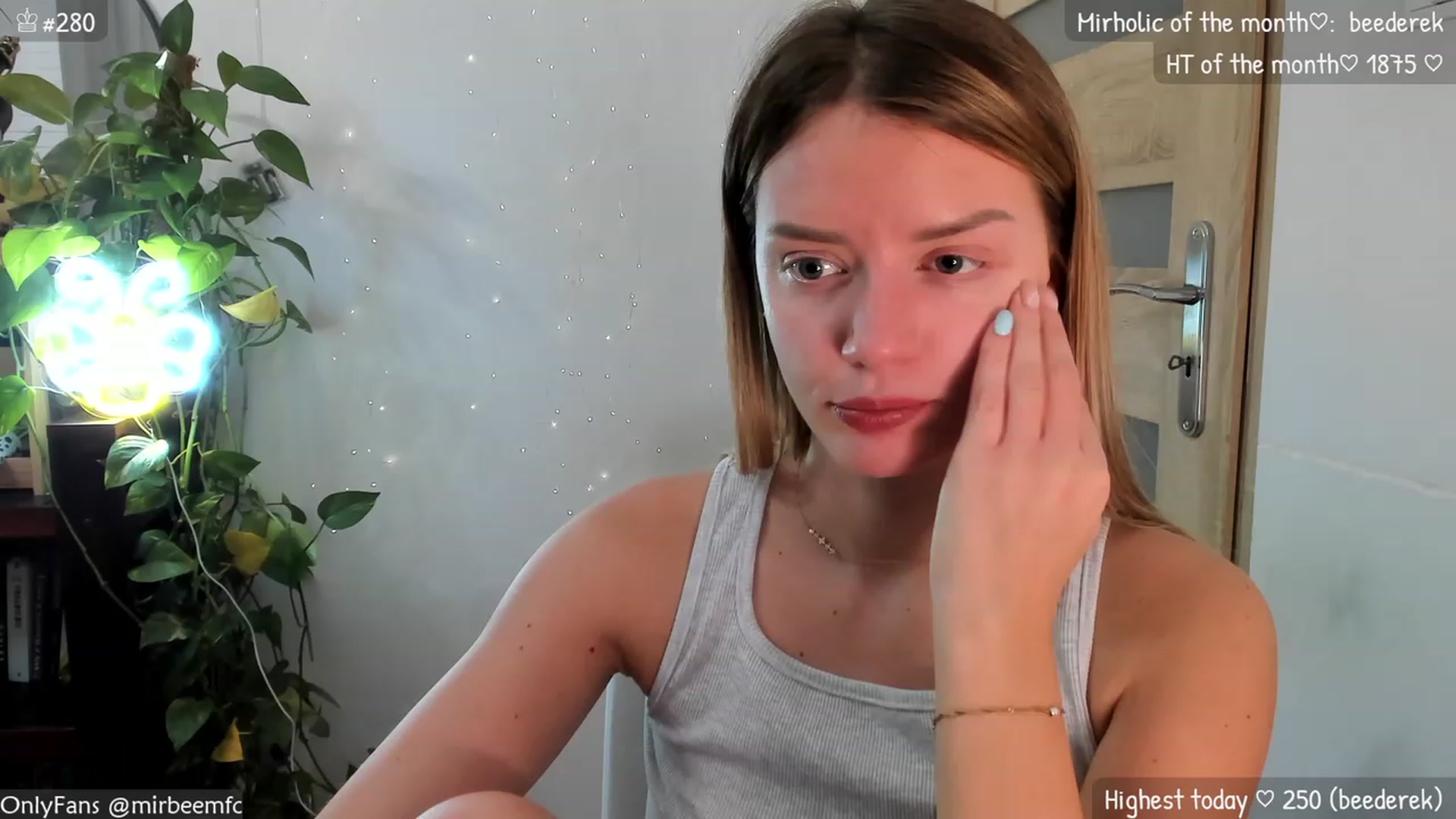 Gallery image thumbnail from MirBee's myfreecams stream on, 11/08/2023, 01:01 image 9 of 20