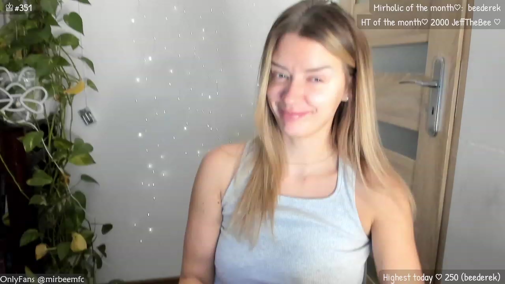 Gallery image thumbnail from MirBee's myfreecams stream on, 11/12/2023, 23:58 image 4 of 20