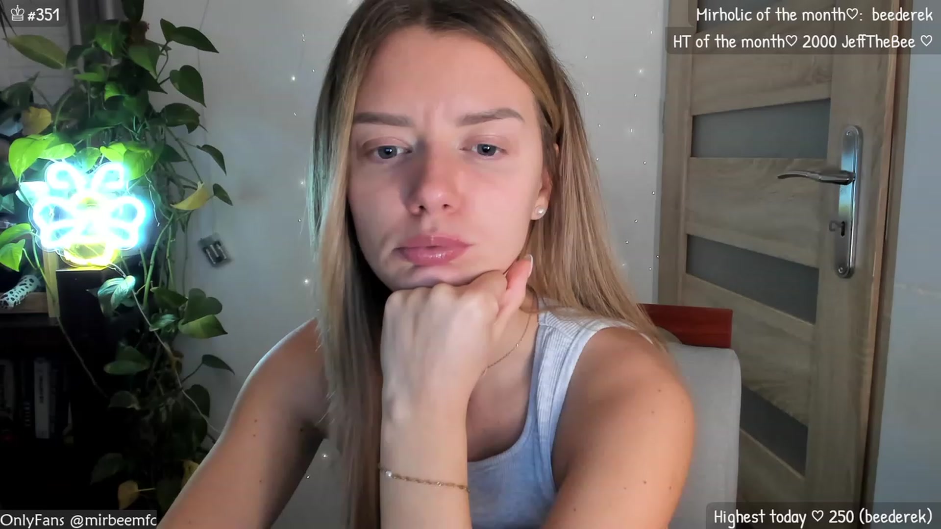 Gallery image thumbnail from MirBee's myfreecams stream on, 11/12/2023, 23:58 image 10 of 20
