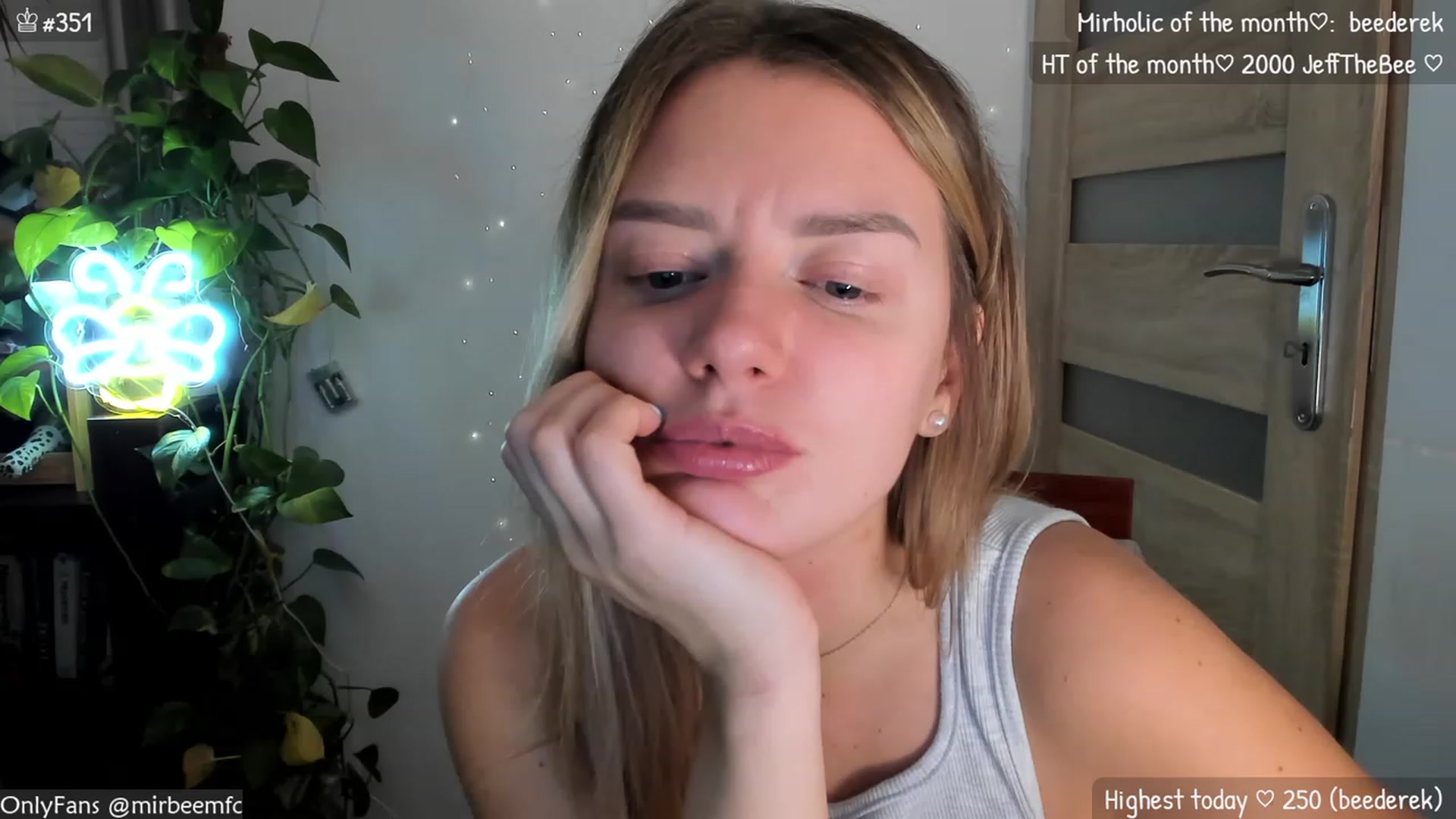 Gallery image thumbnail from MirBee's myfreecams stream on, 11/12/2023, 23:58 image 11 of 20