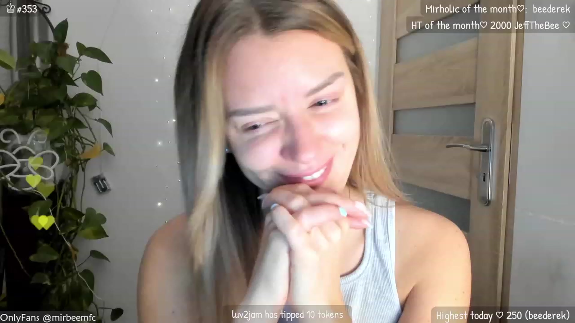 Gallery image thumbnail from MirBee's myfreecams stream on, 11/12/2023, 23:58 image 2 of 20